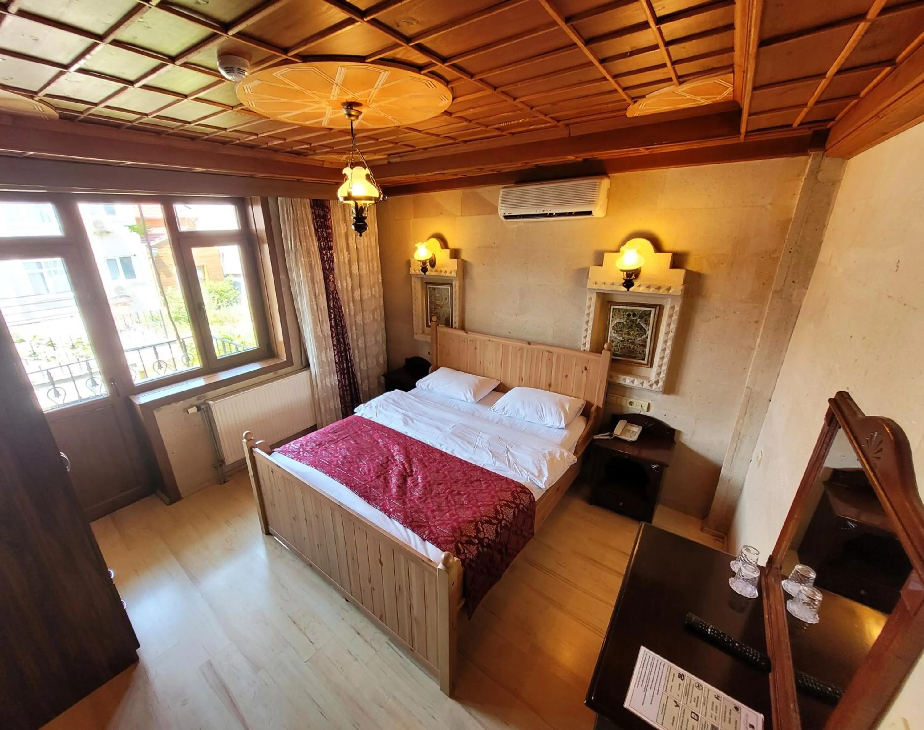 Bedroom, Bed in Saruhan Hotel