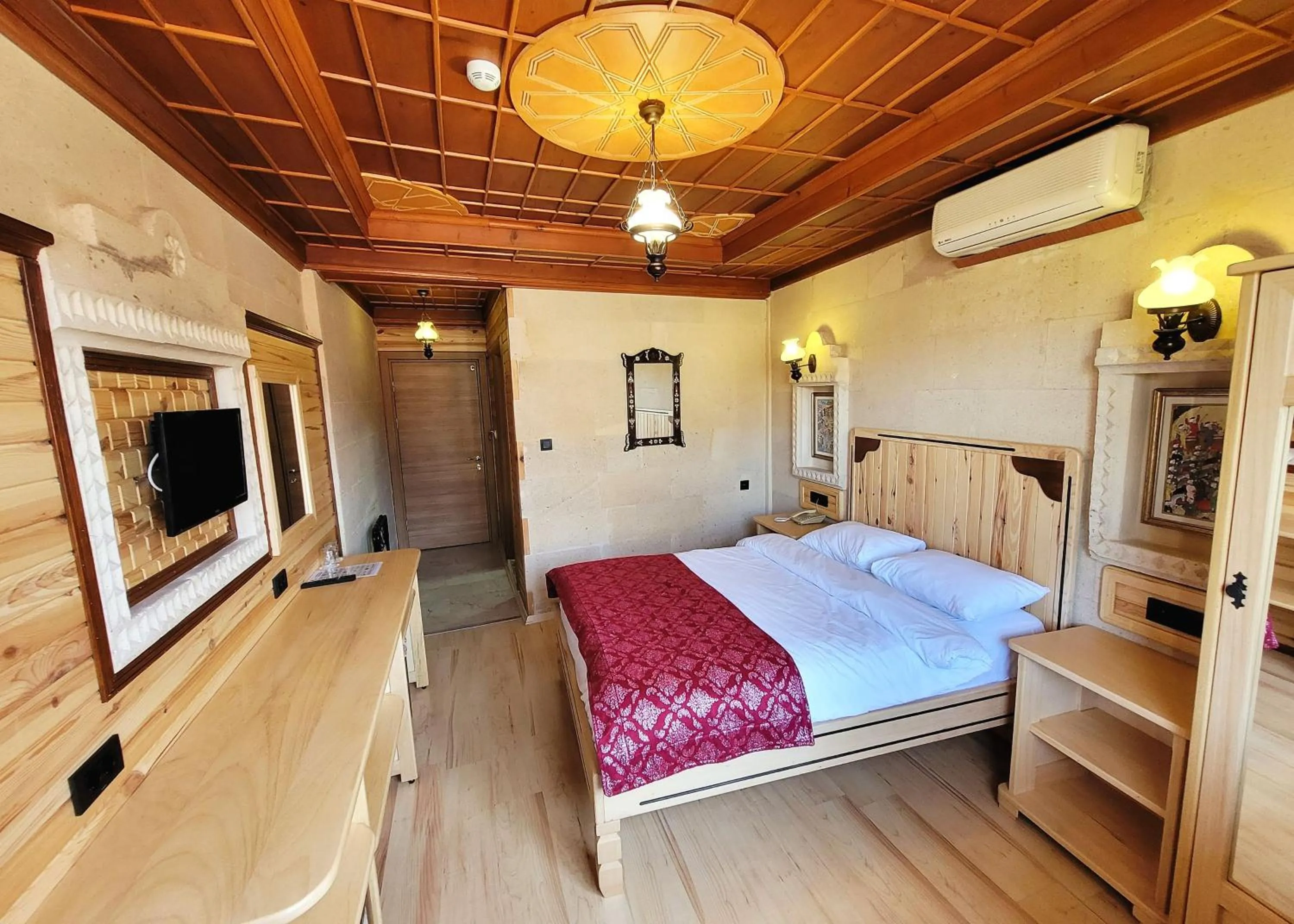 Bedroom, Bed in Saruhan Hotel