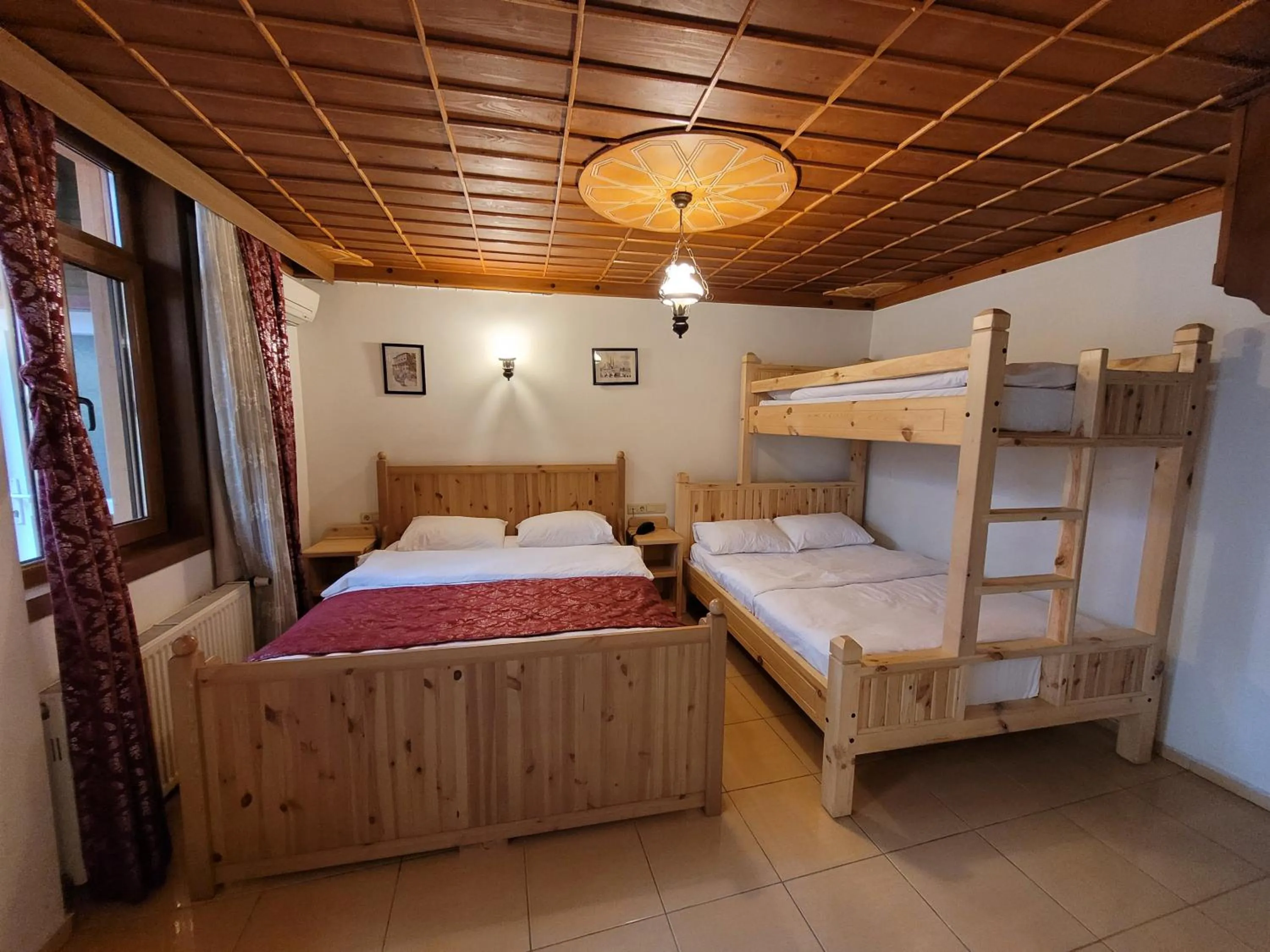 bunk bed, Bed in Saruhan Hotel