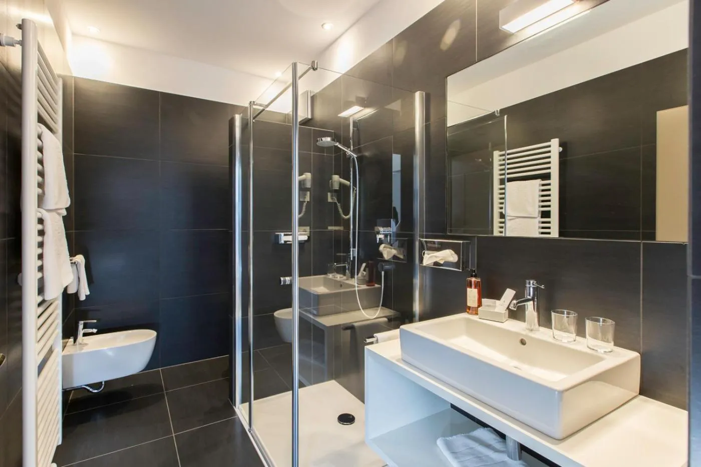 Shower in Boutique & Gourmet Hotel Orso Grigio - Grauer Bär