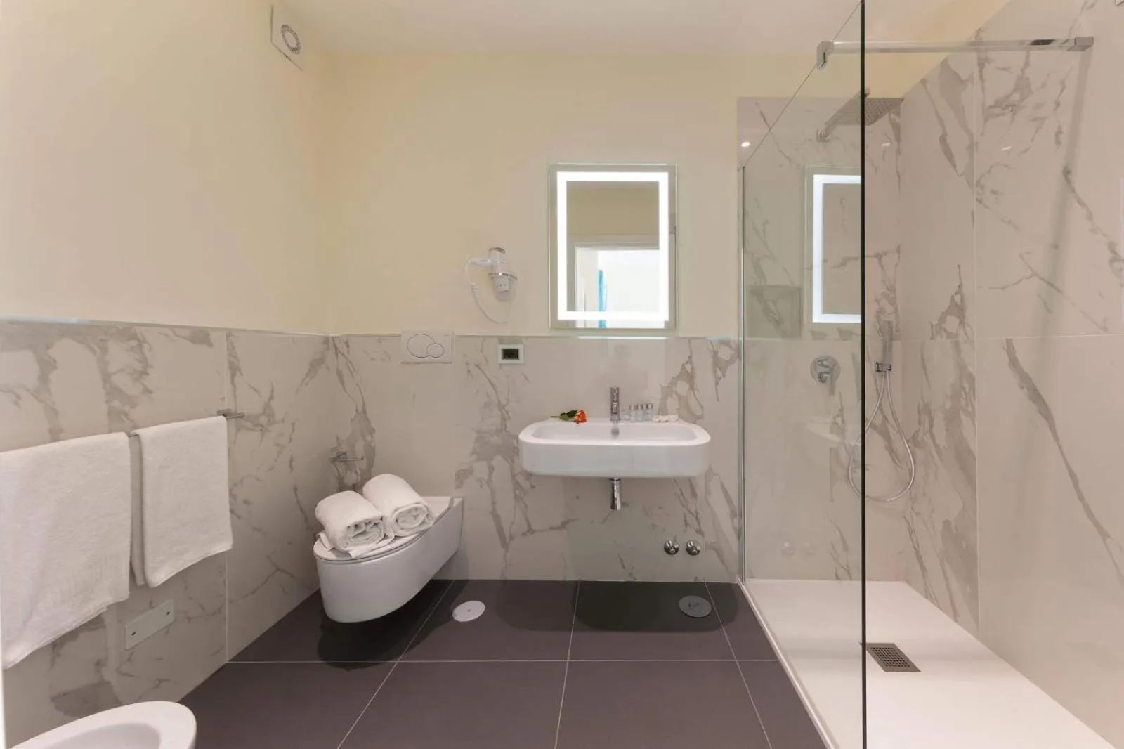 Decorative detail in Palazzo Tritone & Abagnale