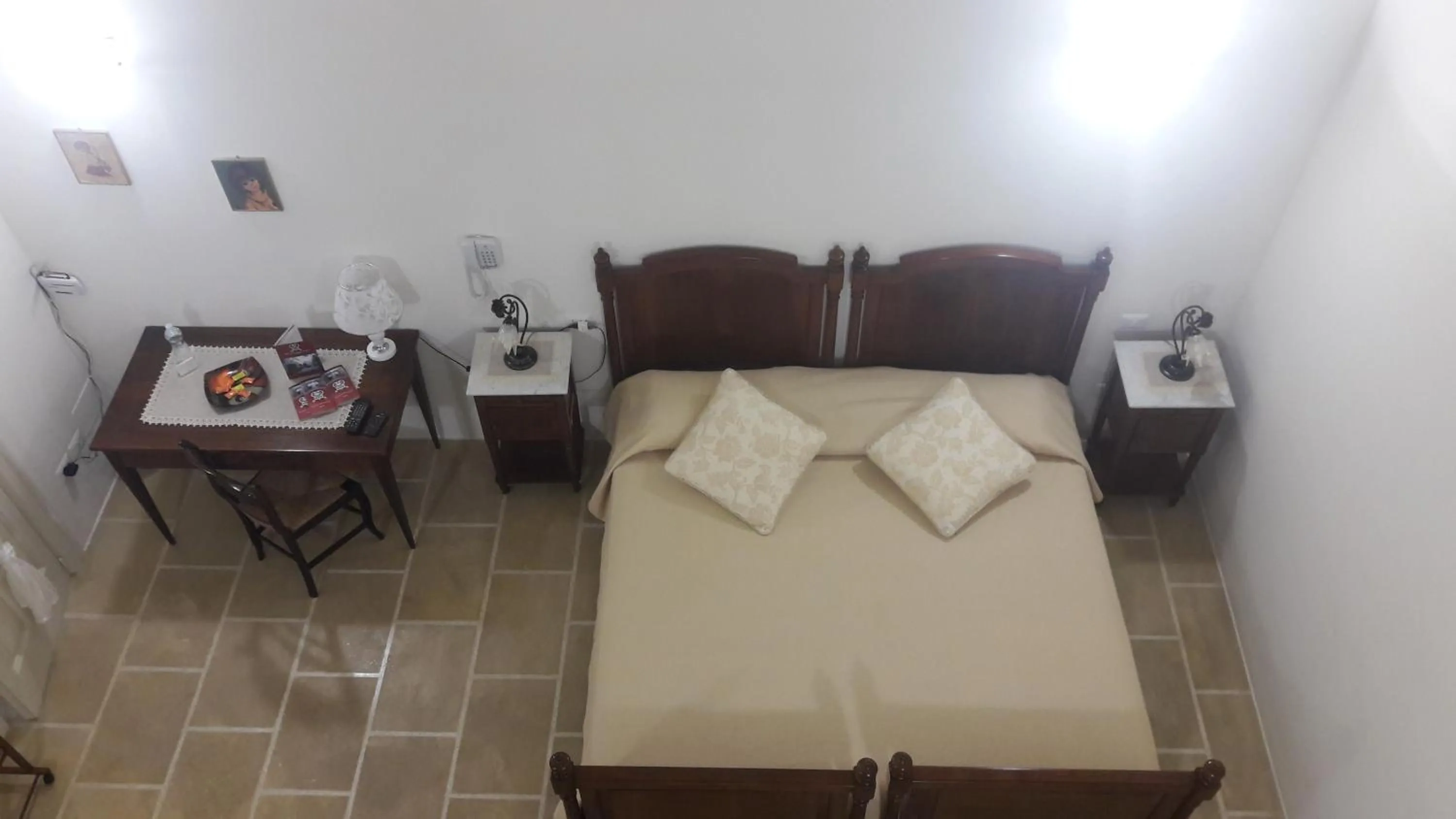 Photo of the whole room in Palazzo Mellacqua