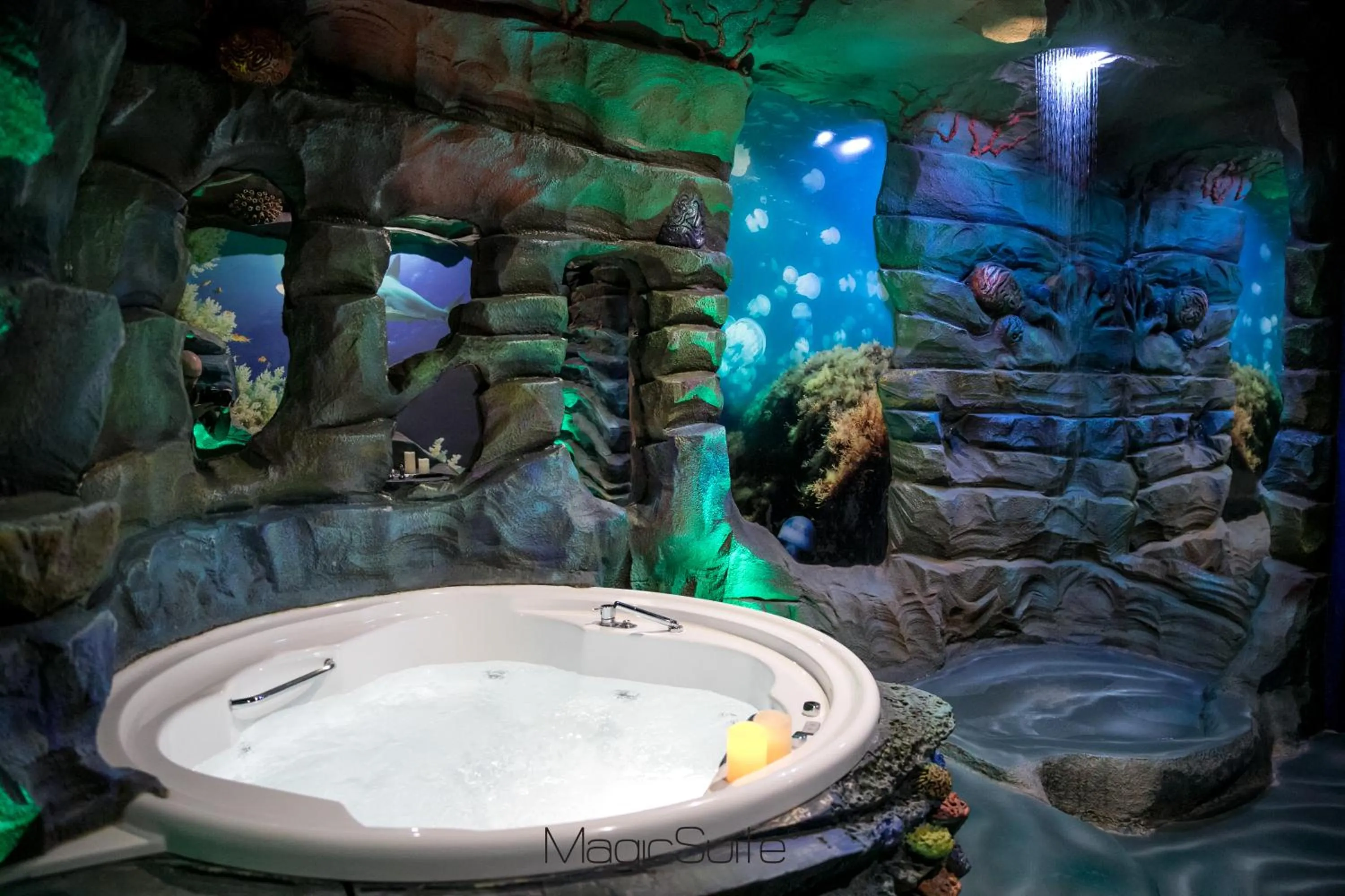 Hot Tub in Hotel Carosello