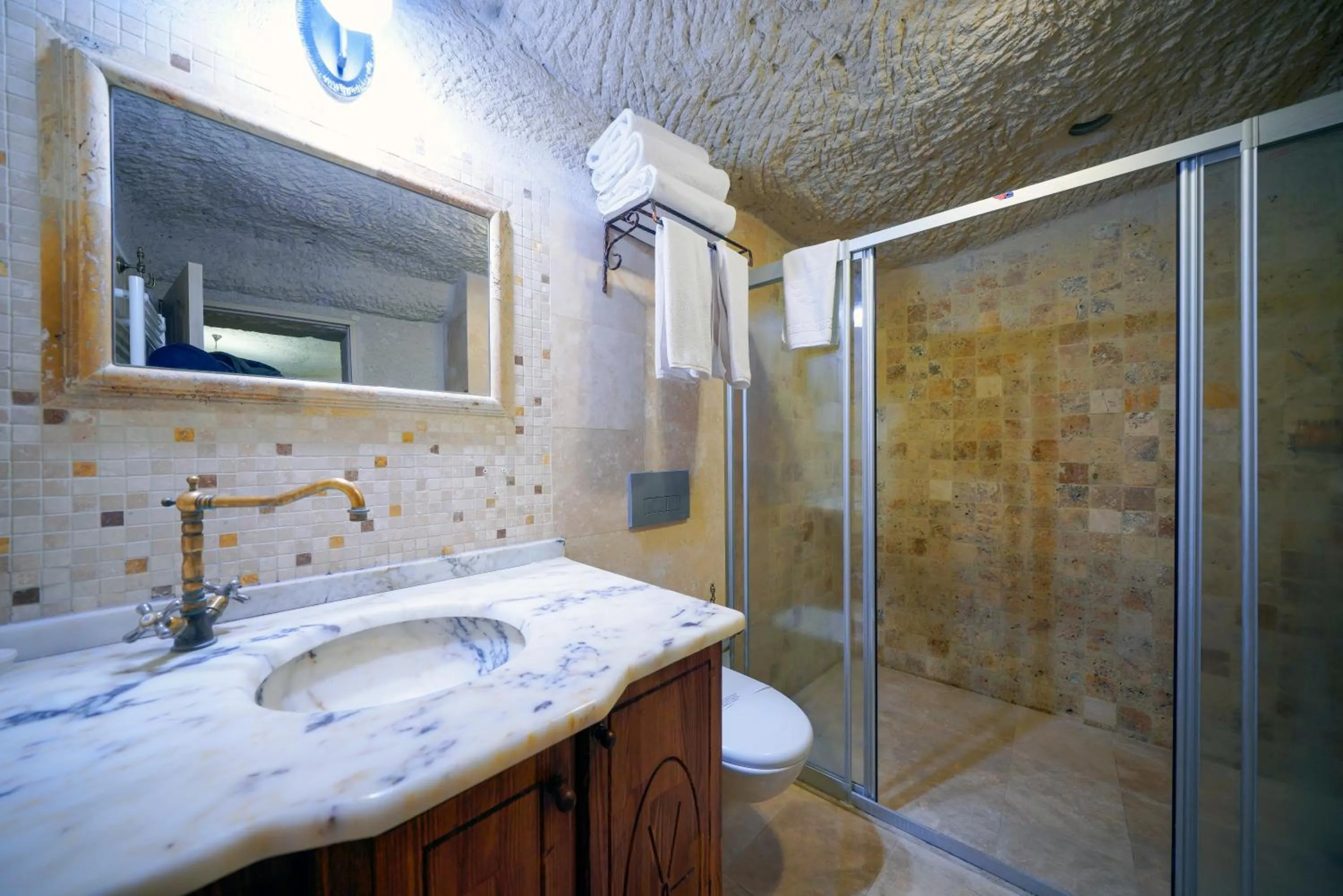Shower in Elysee Cave House