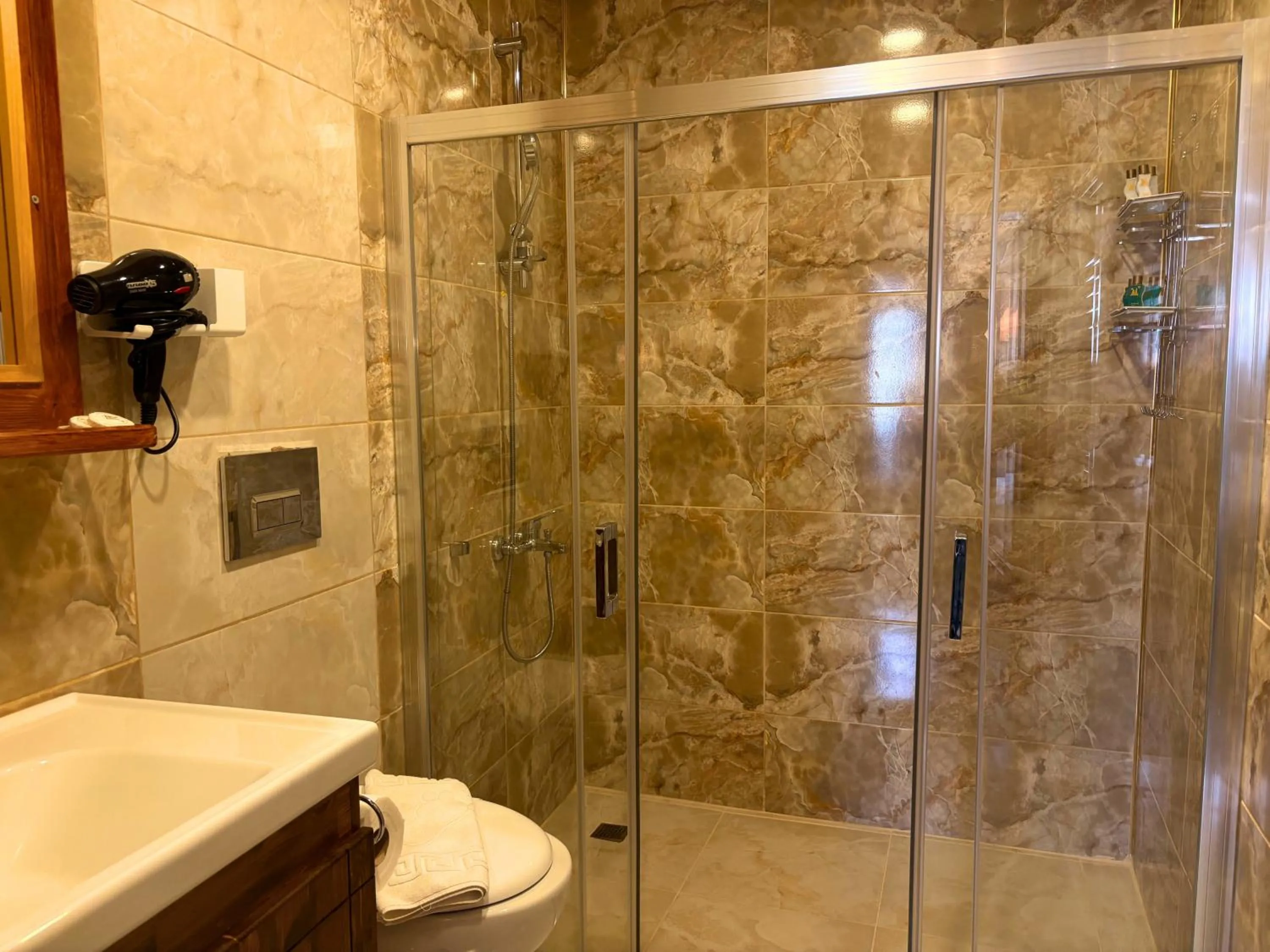 Shower in Elysee Cave House