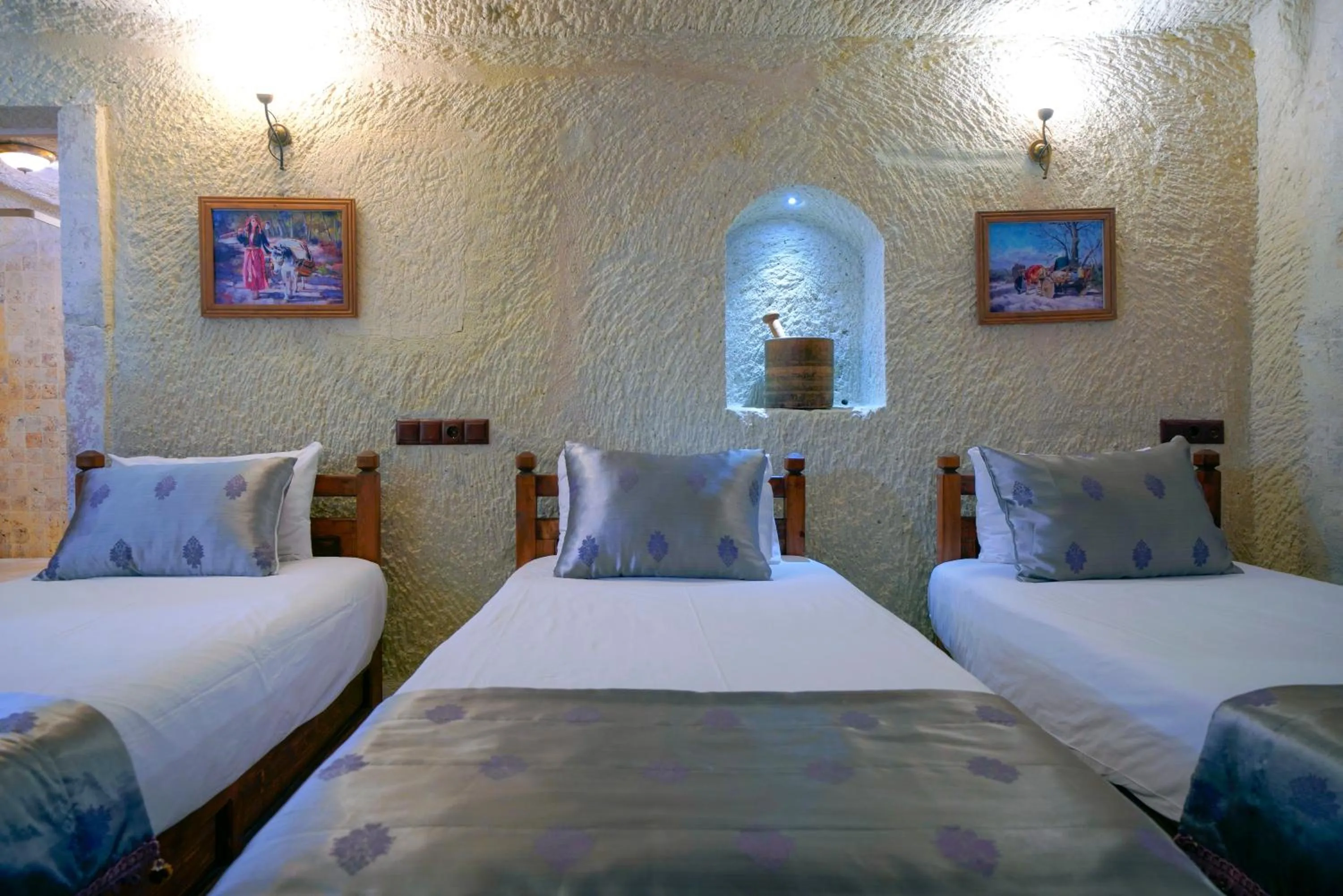 Massage, Bed in Elysee Cave House