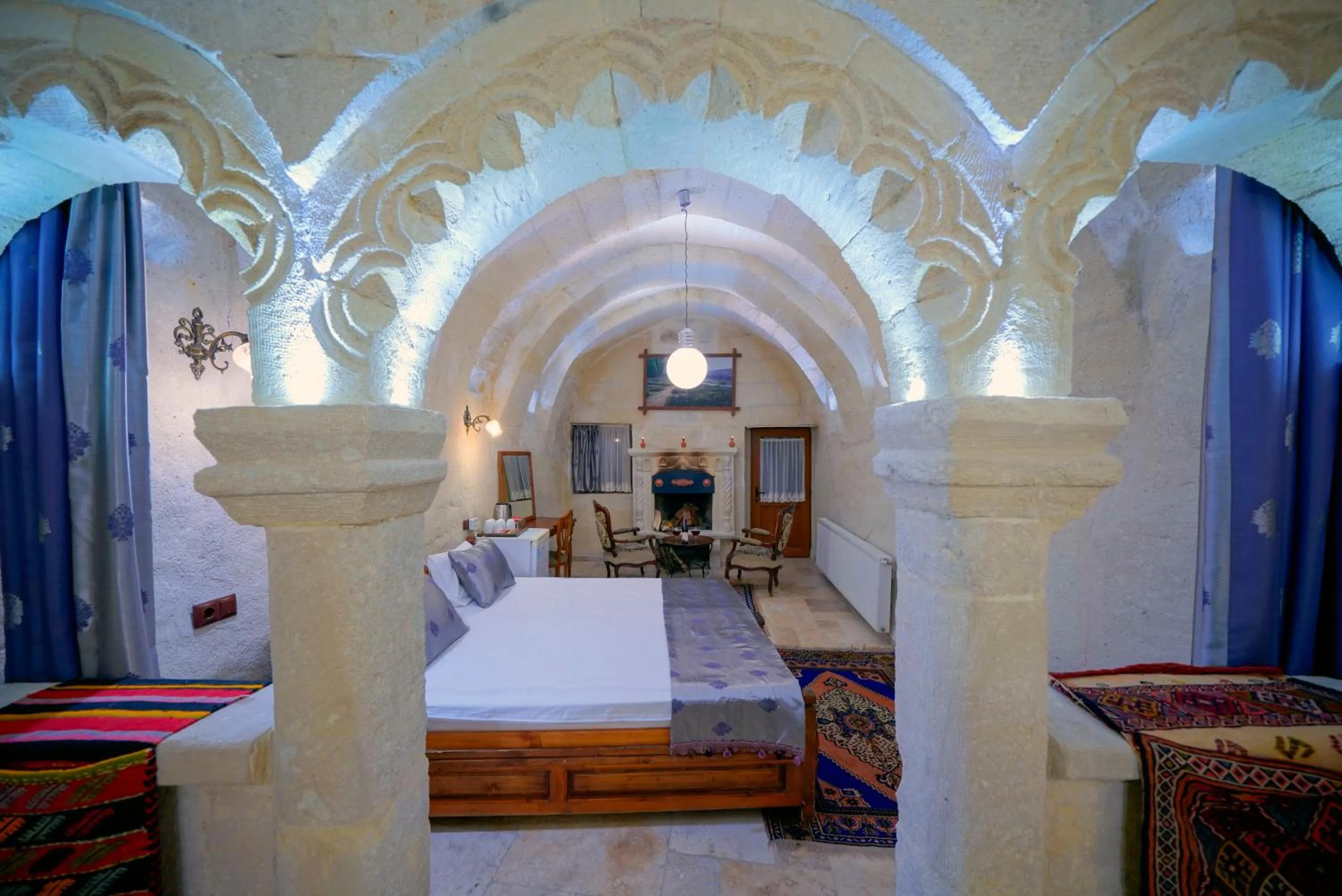 Massage, Bed in Elysee Cave House