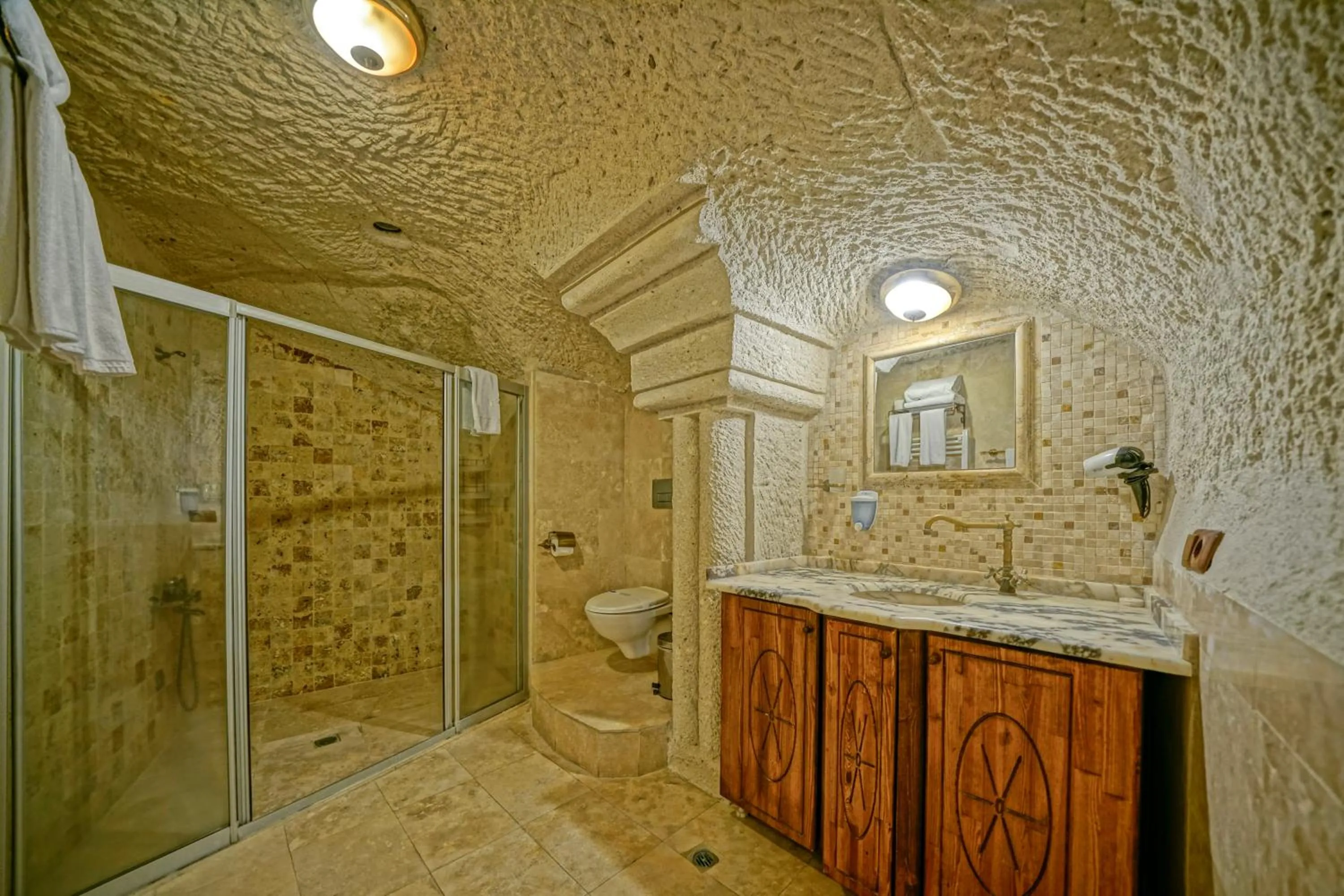 Bathroom in Elysee Cave House