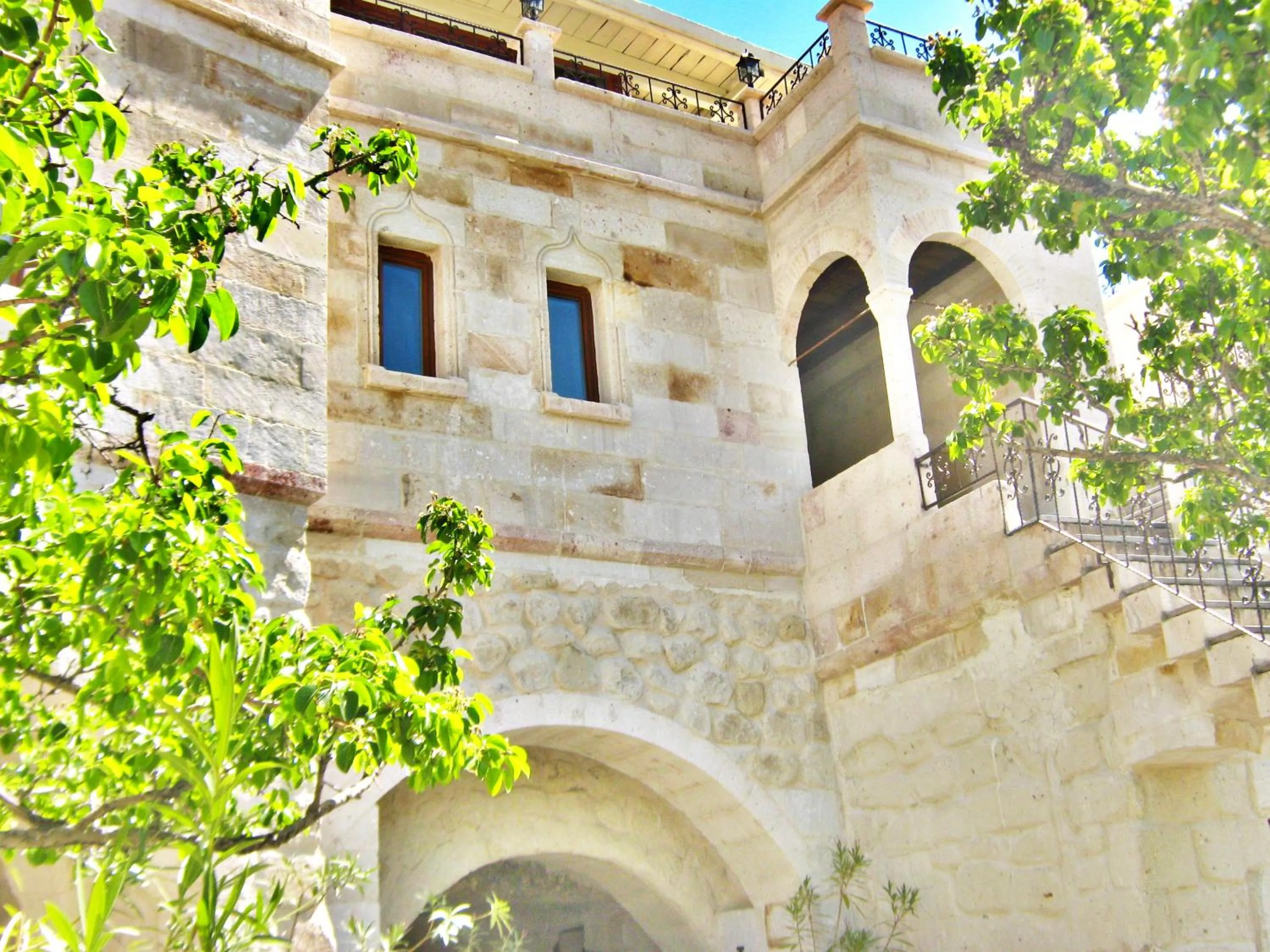 Facade/entrance in Elysee Cave House