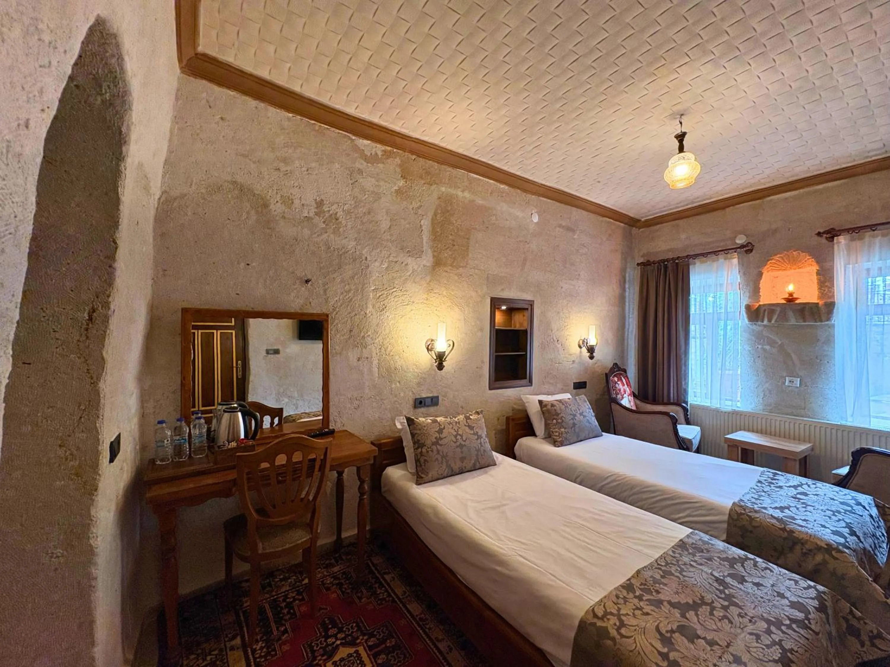 Bedroom, Bed in Elysee Cave House