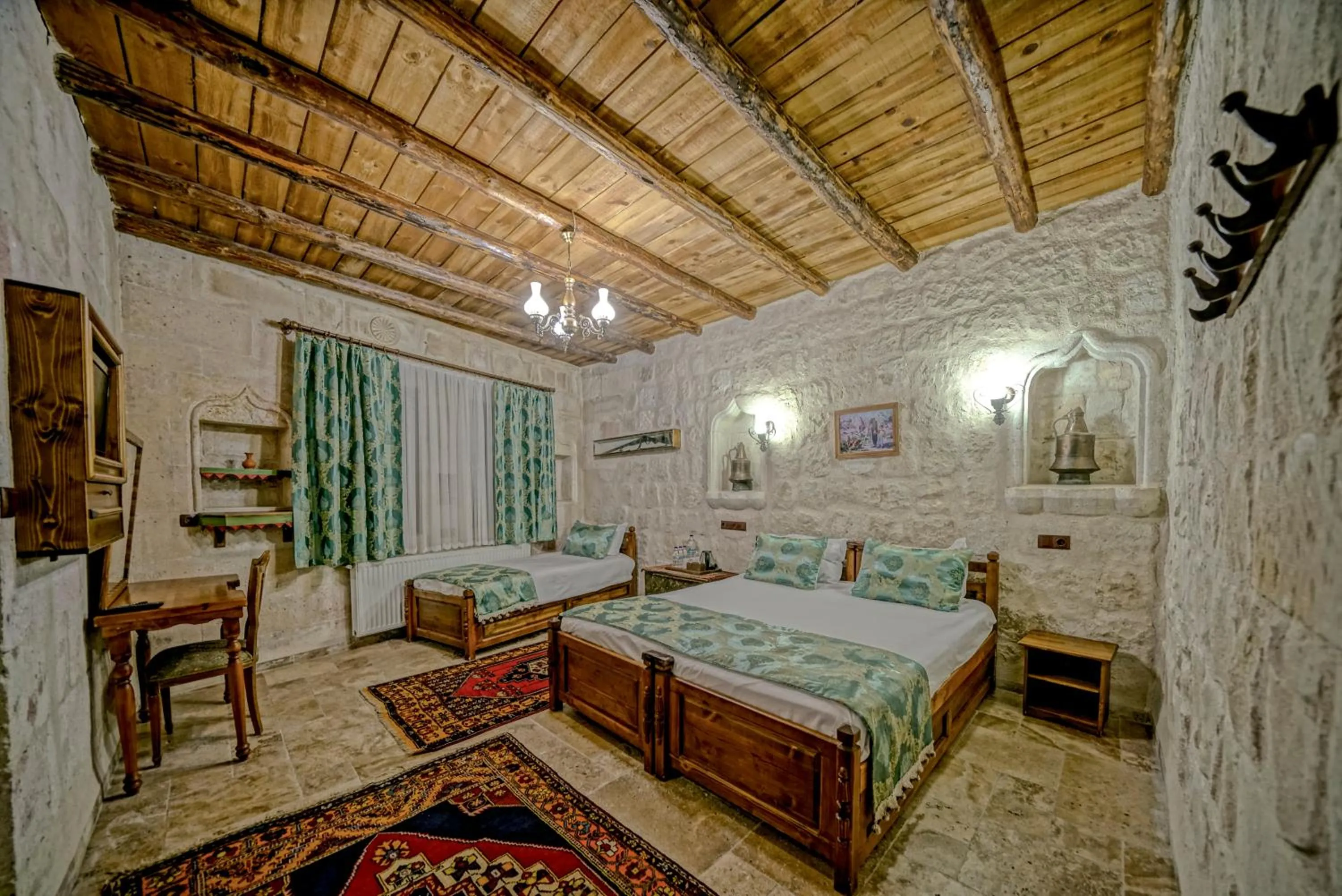 Massage, Bed in Elysee Cave House