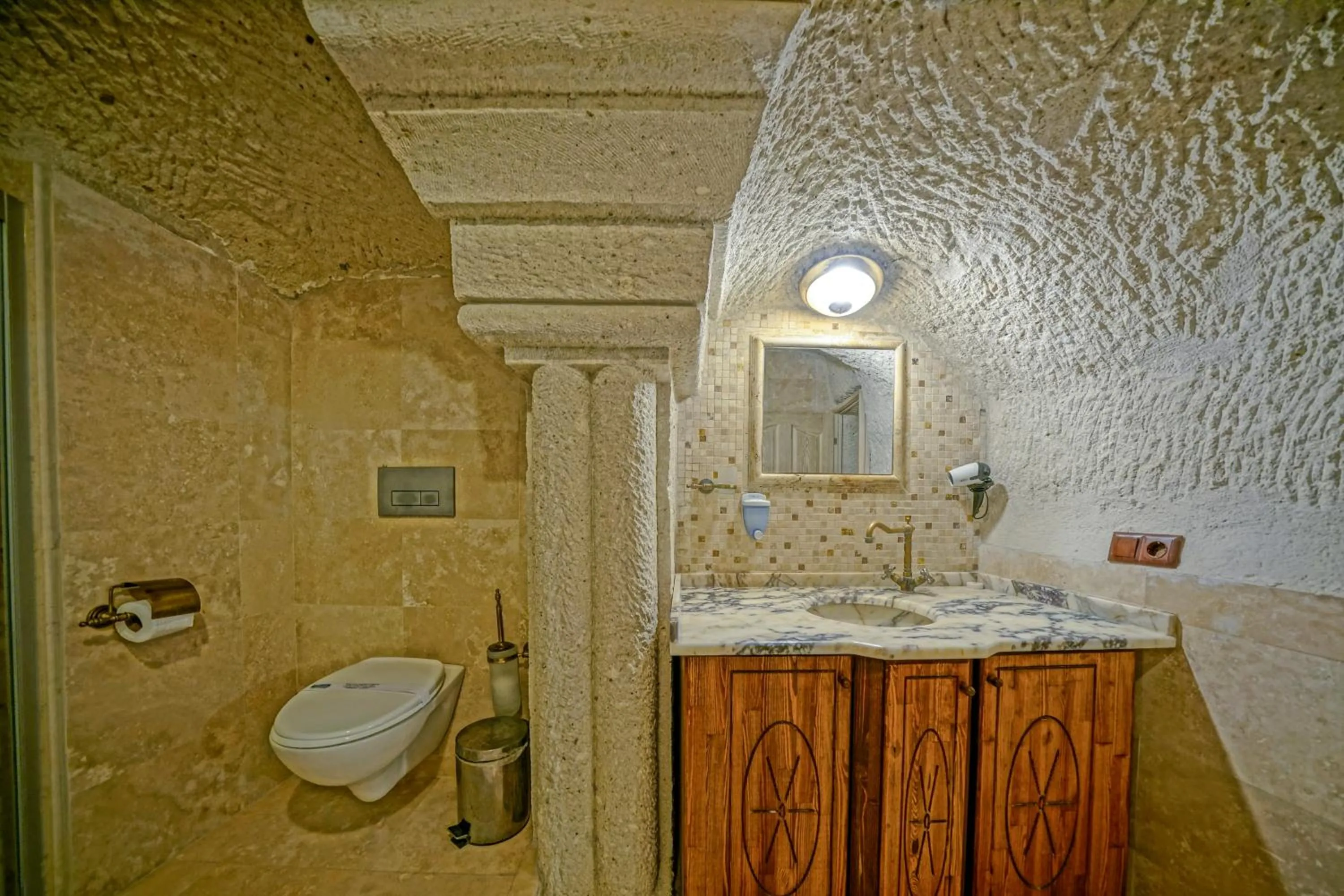 Bathroom in Elysee Cave House