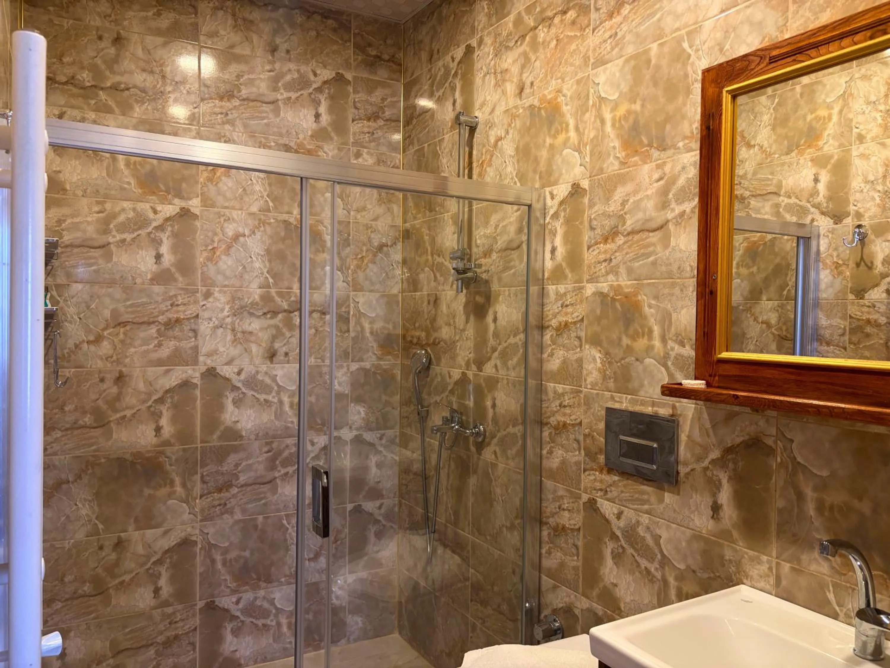 Shower in Elysee Cave House