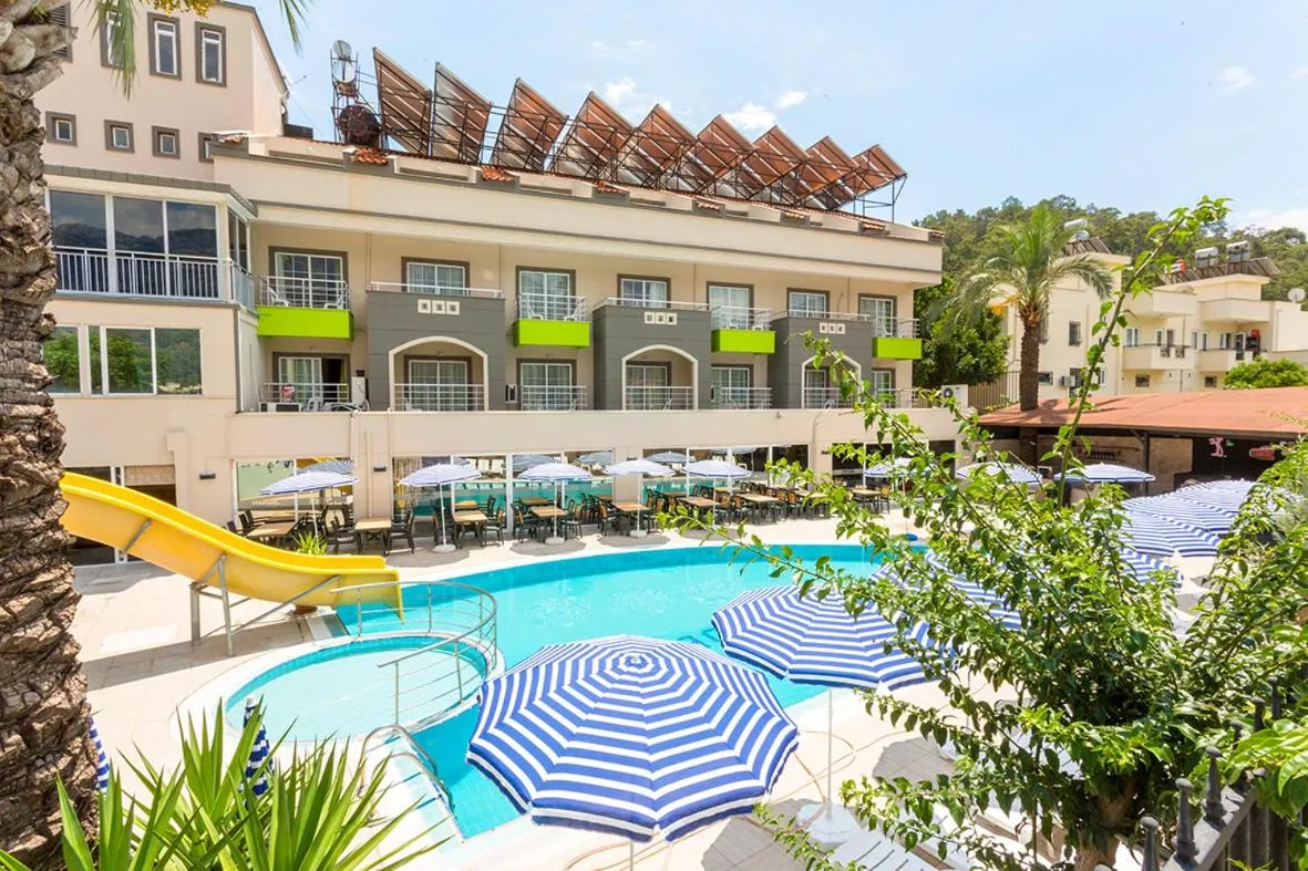 Swimming pool in Rich Melissa Hotel