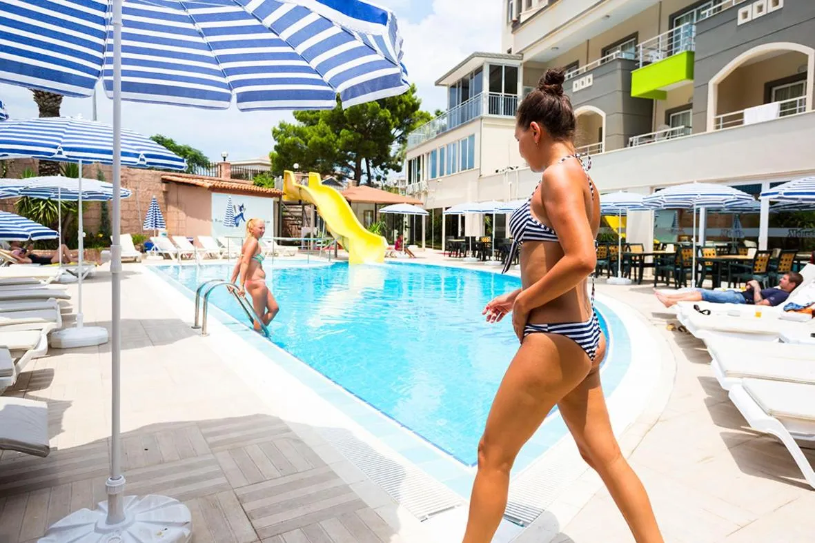 Swimming pool in Rich Melissa Hotel