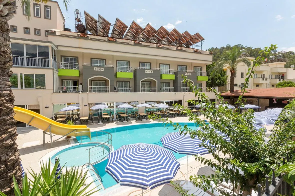 Day in Rich Melissa Hotel