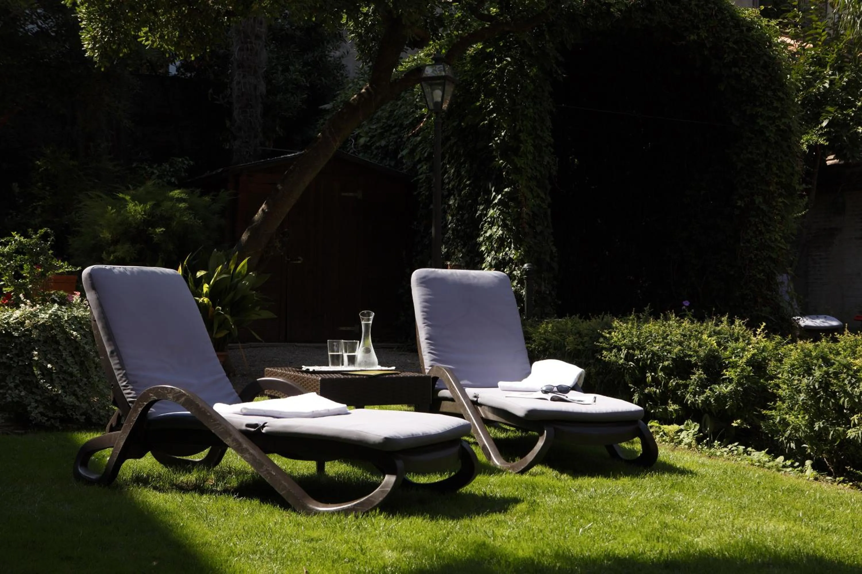 Garden view in Pensione Accademia - Villa Maravege