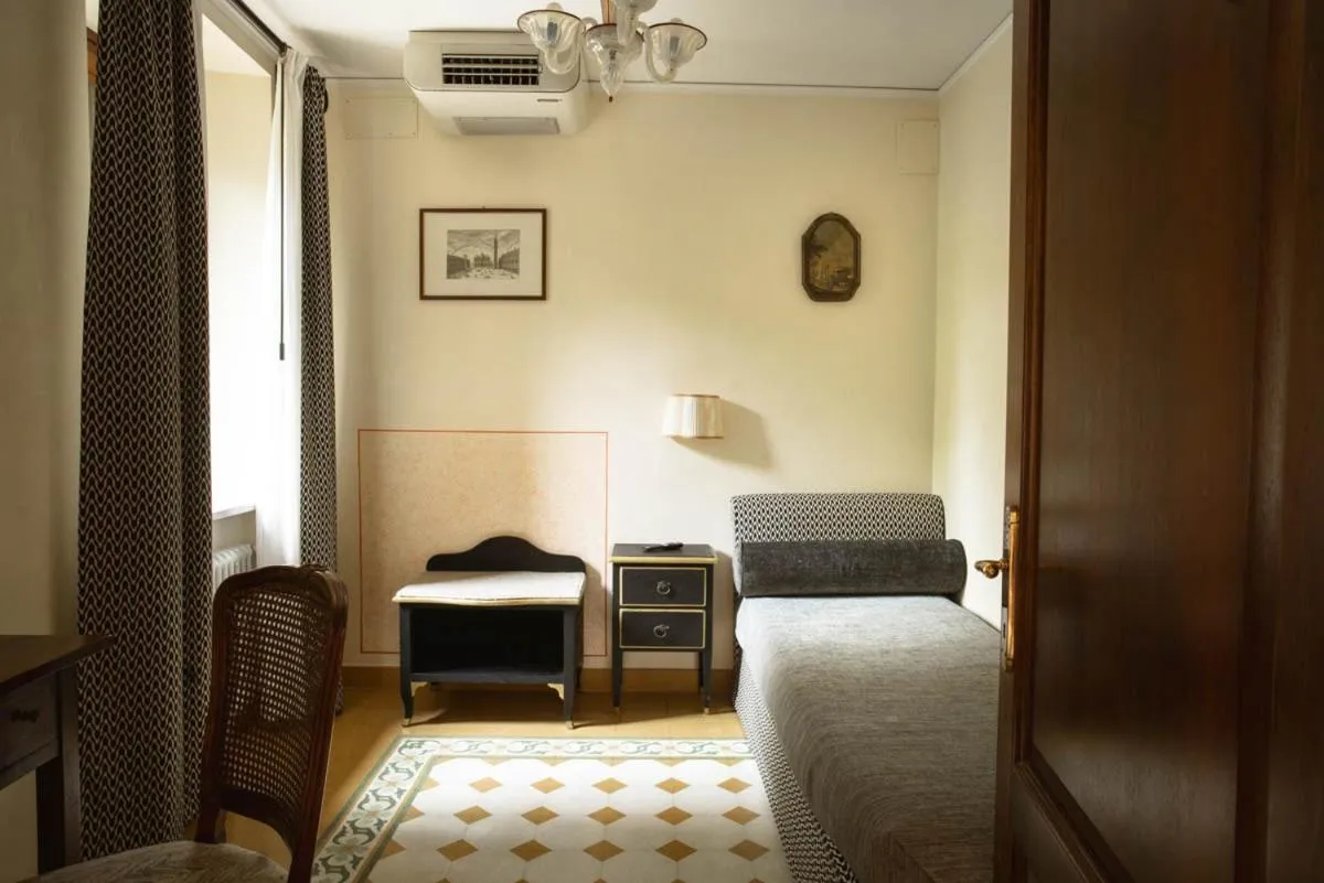Bed in Pensione Accademia - Villa Maravege