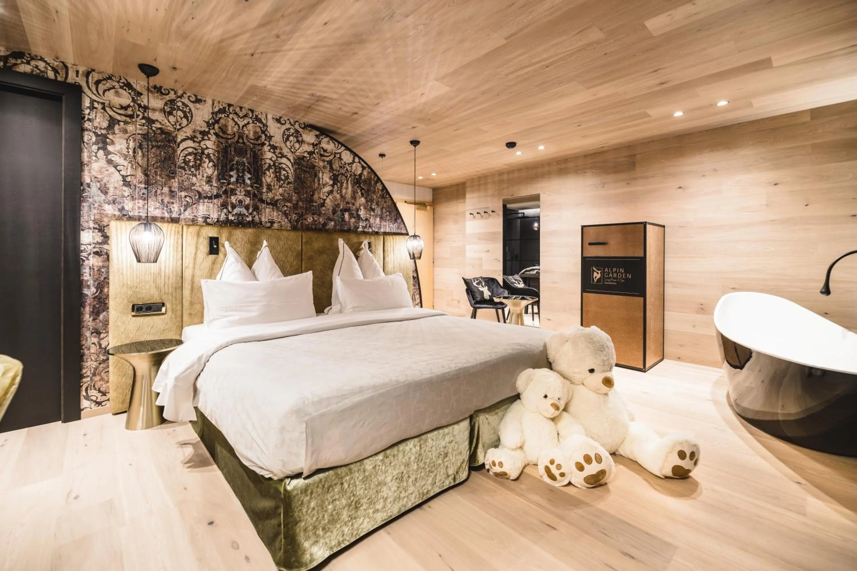 Photo of the whole room, Bed in Alpin Garden Luxury Maison & SPA - Adults Only