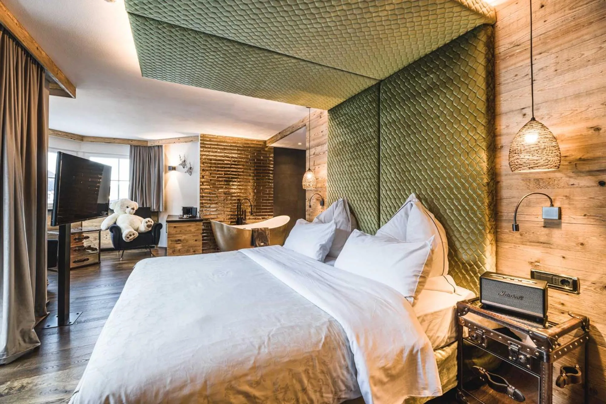 Photo of the whole room, Bed in Alpin Garden Luxury Maison & SPA - Adults Only