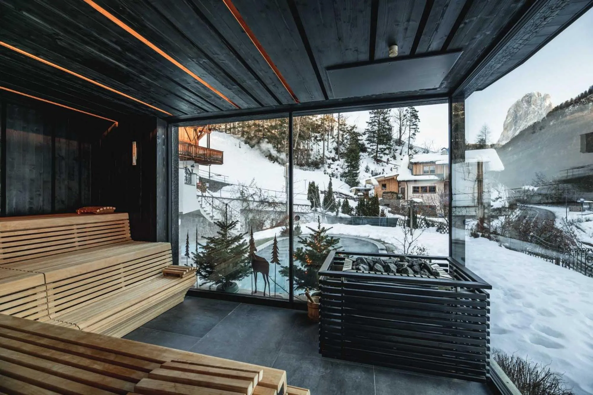 Swimming pool in Alpin Garden Luxury Maison & SPA - Adults Only