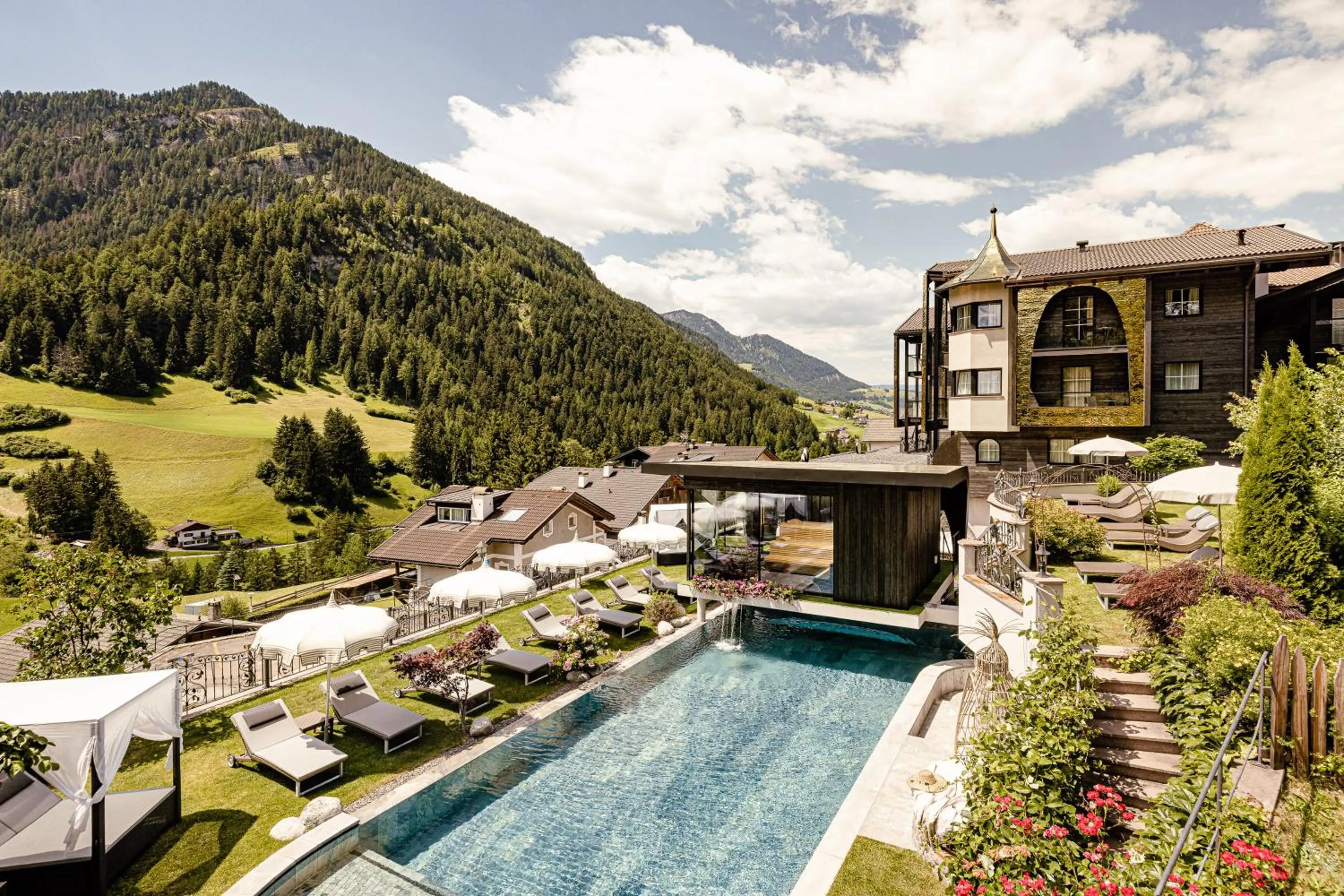 Property building in Alpin Garden Luxury Maison & SPA - Adults Only
