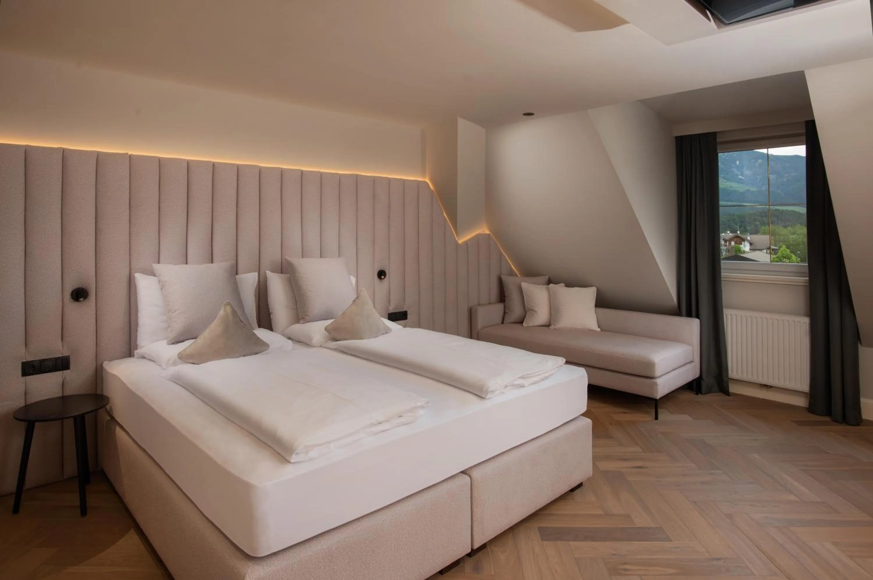 Photo of the whole room, Bed in Majestic - Unique Spa Resort