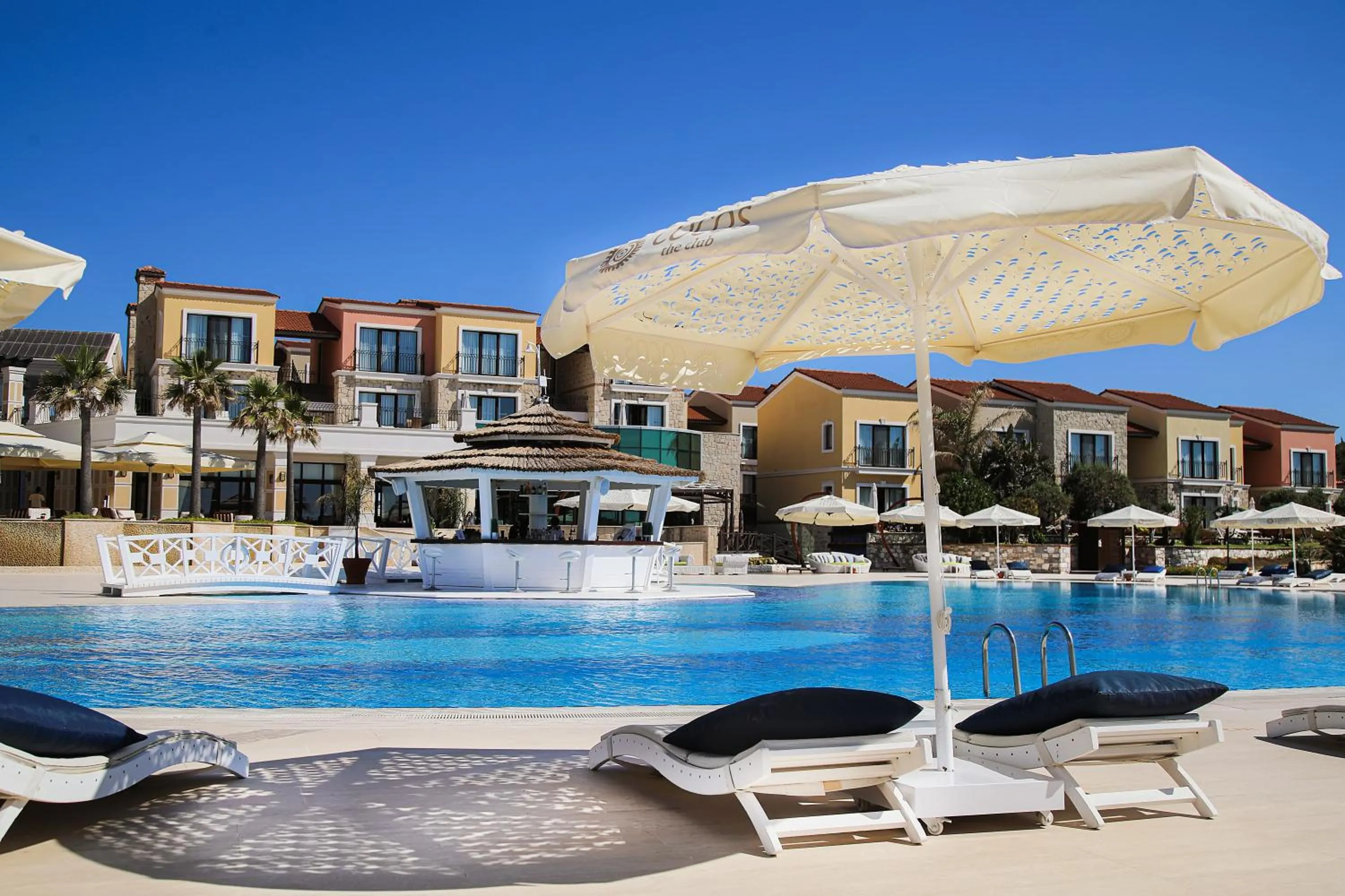 Swimming pool in Cocos The Club Solto