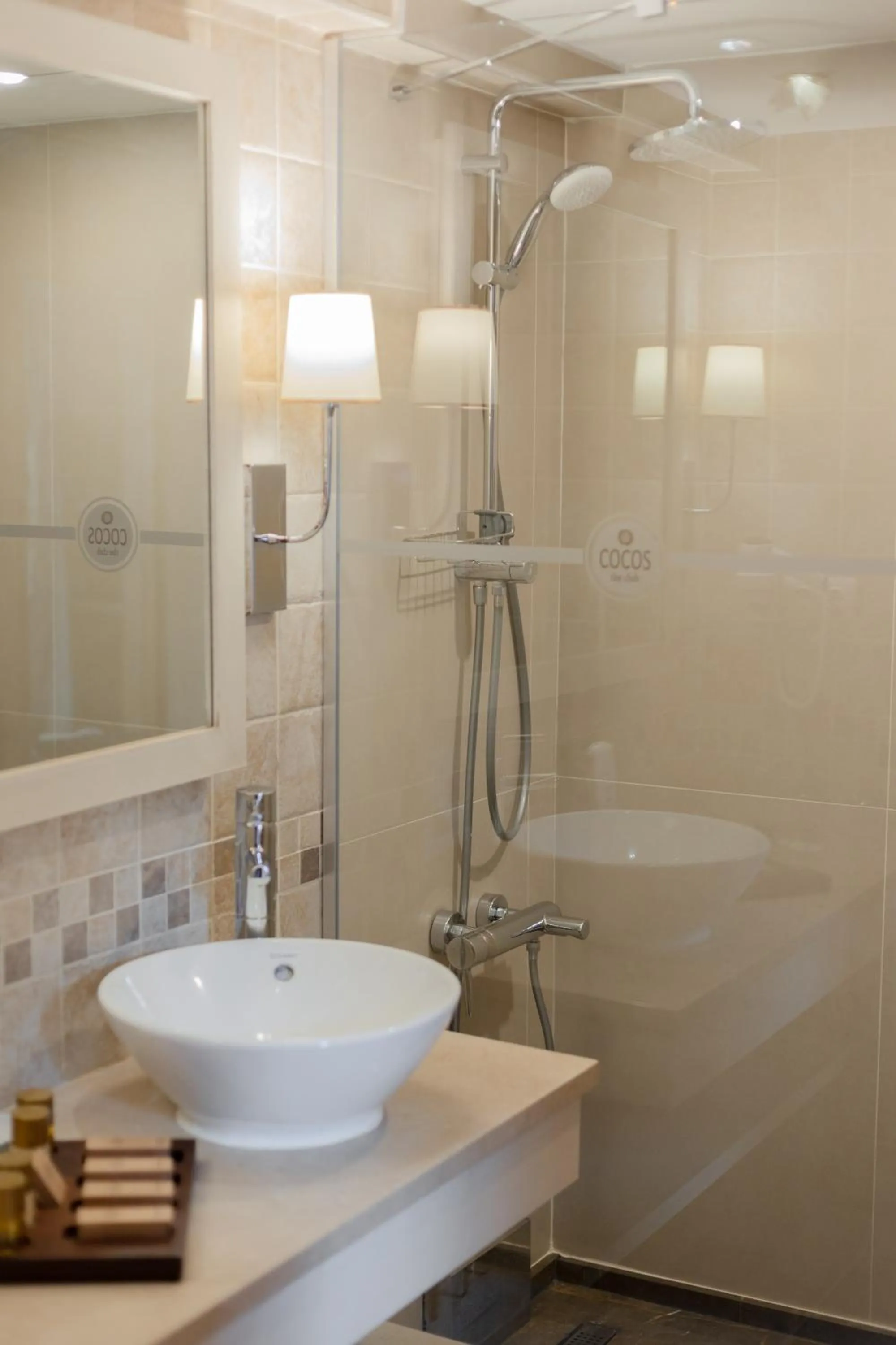 Shower in Cocos The Club Solto