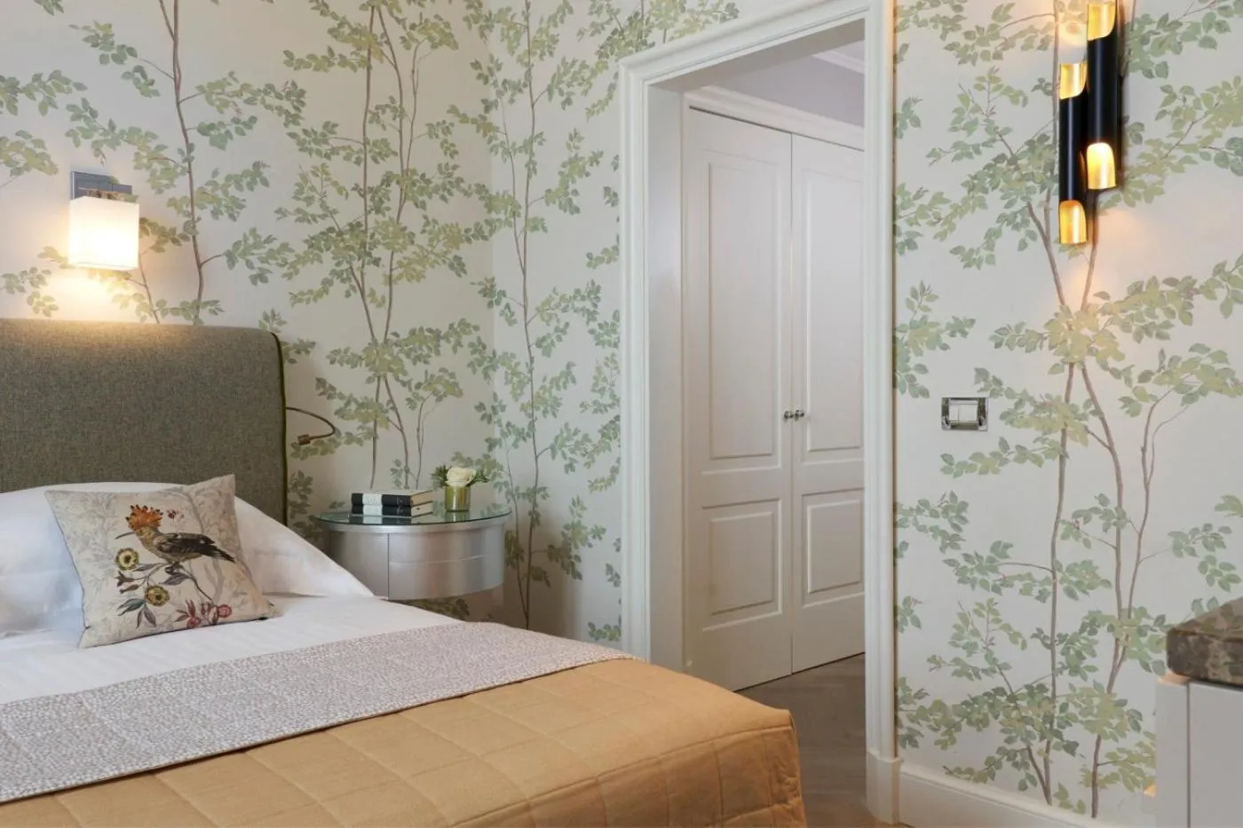 Bedroom, Bed in Rocco Forte Hotel Savoy