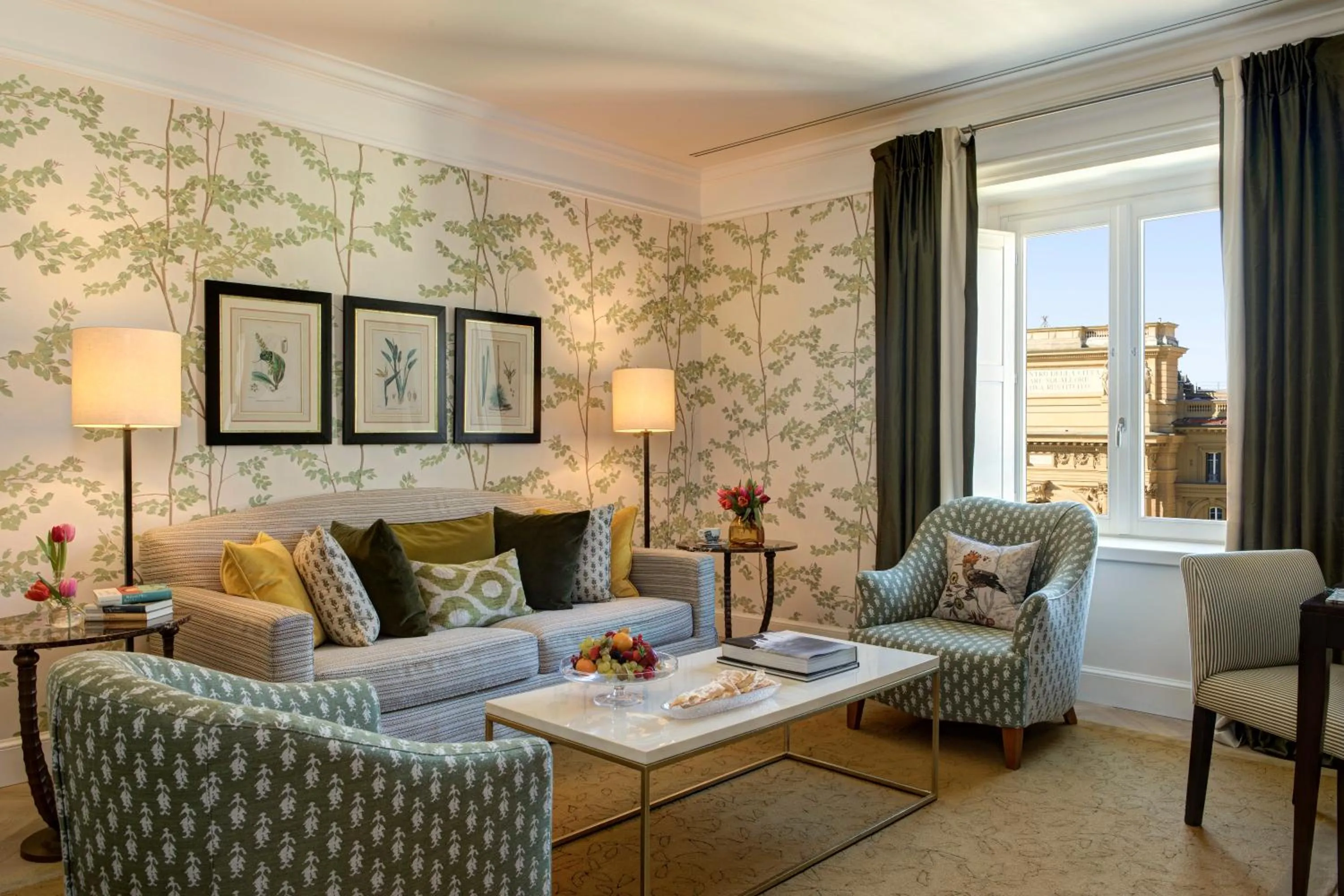 Living room in Rocco Forte Hotel Savoy