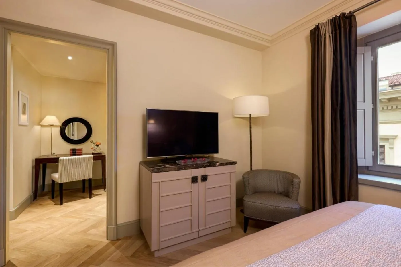 TV and multimedia, Bed in Rocco Forte Hotel Savoy