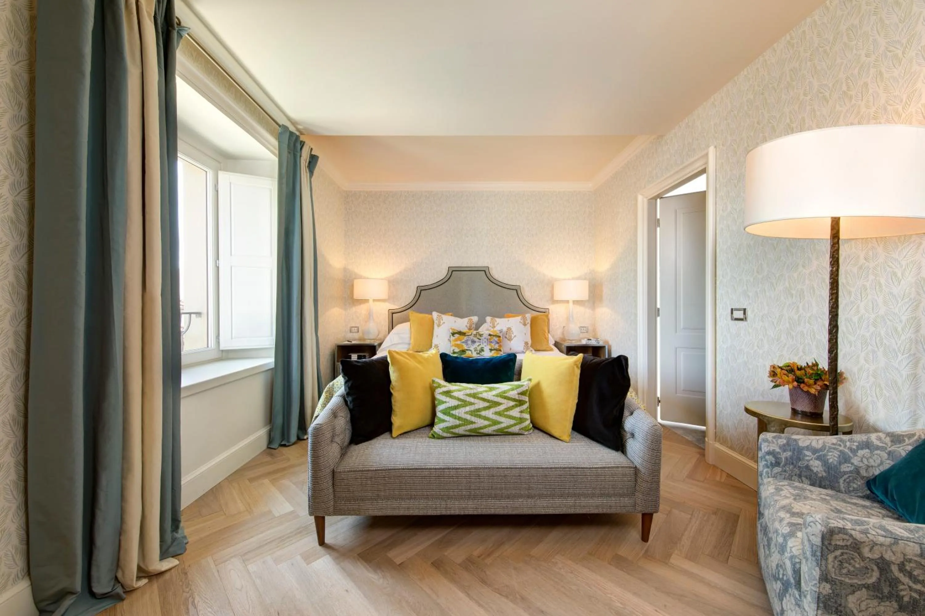 Bedroom, Bed in Rocco Forte Hotel Savoy