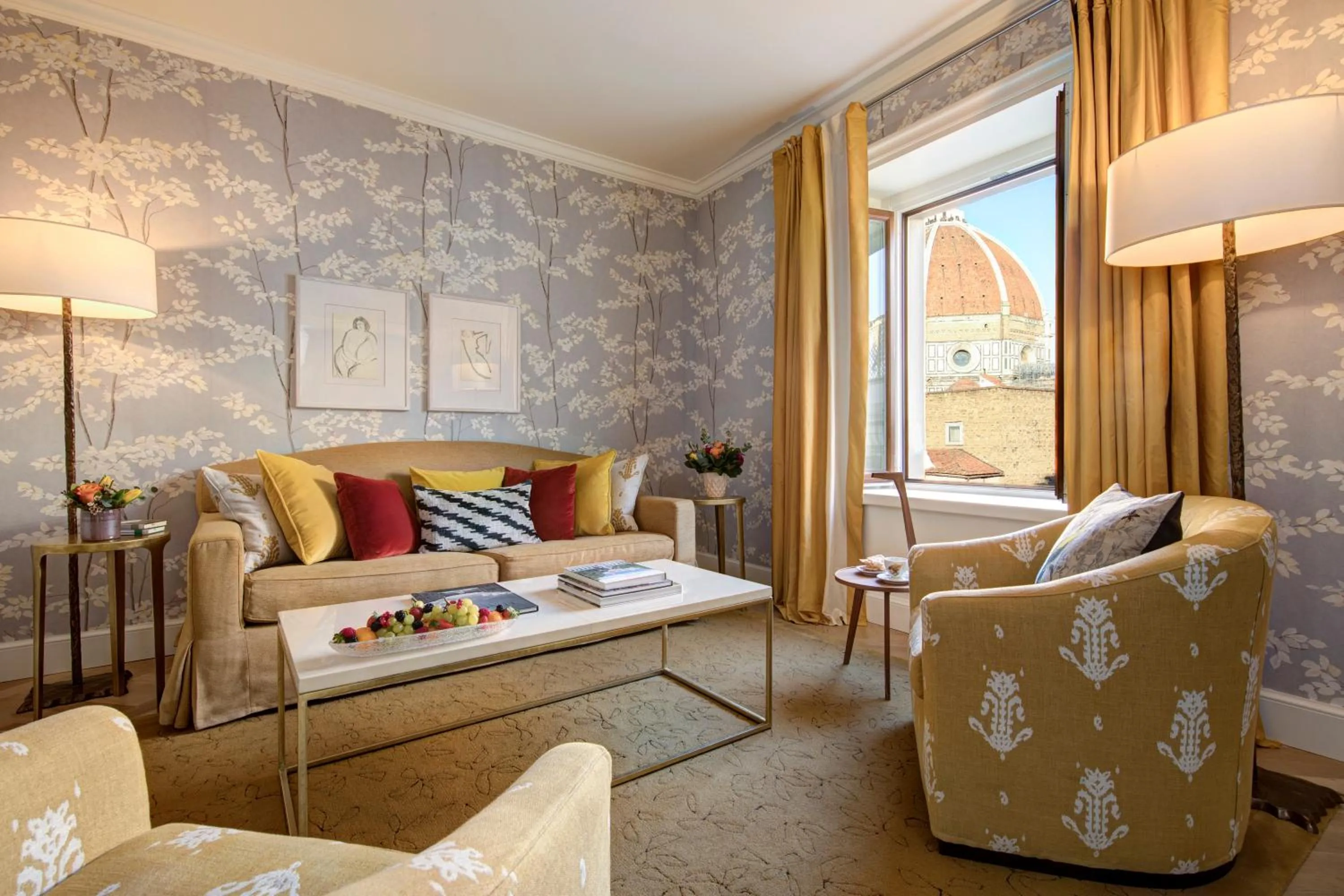 Living room in Rocco Forte Hotel Savoy