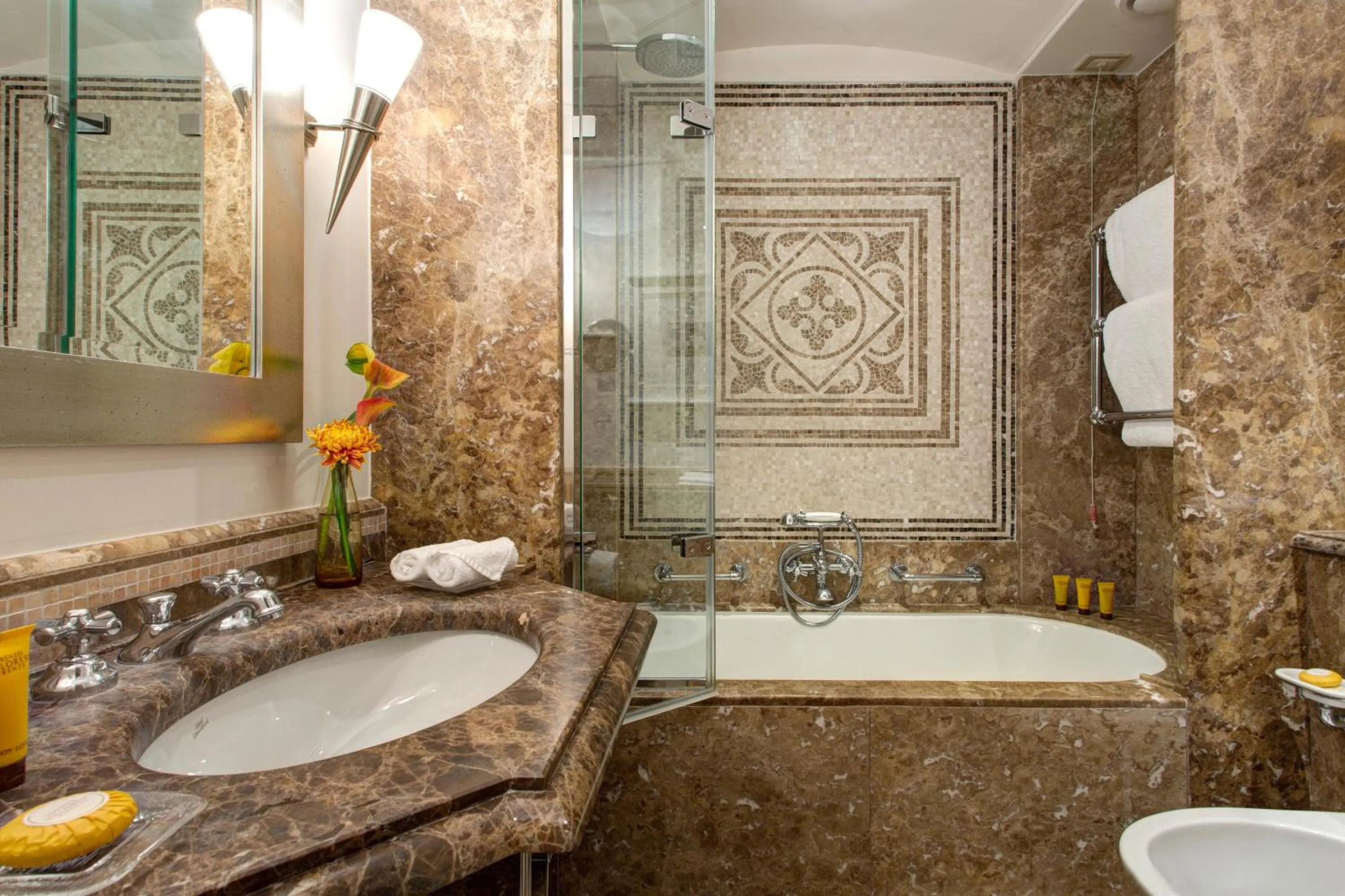 Shower in Rocco Forte Hotel Savoy