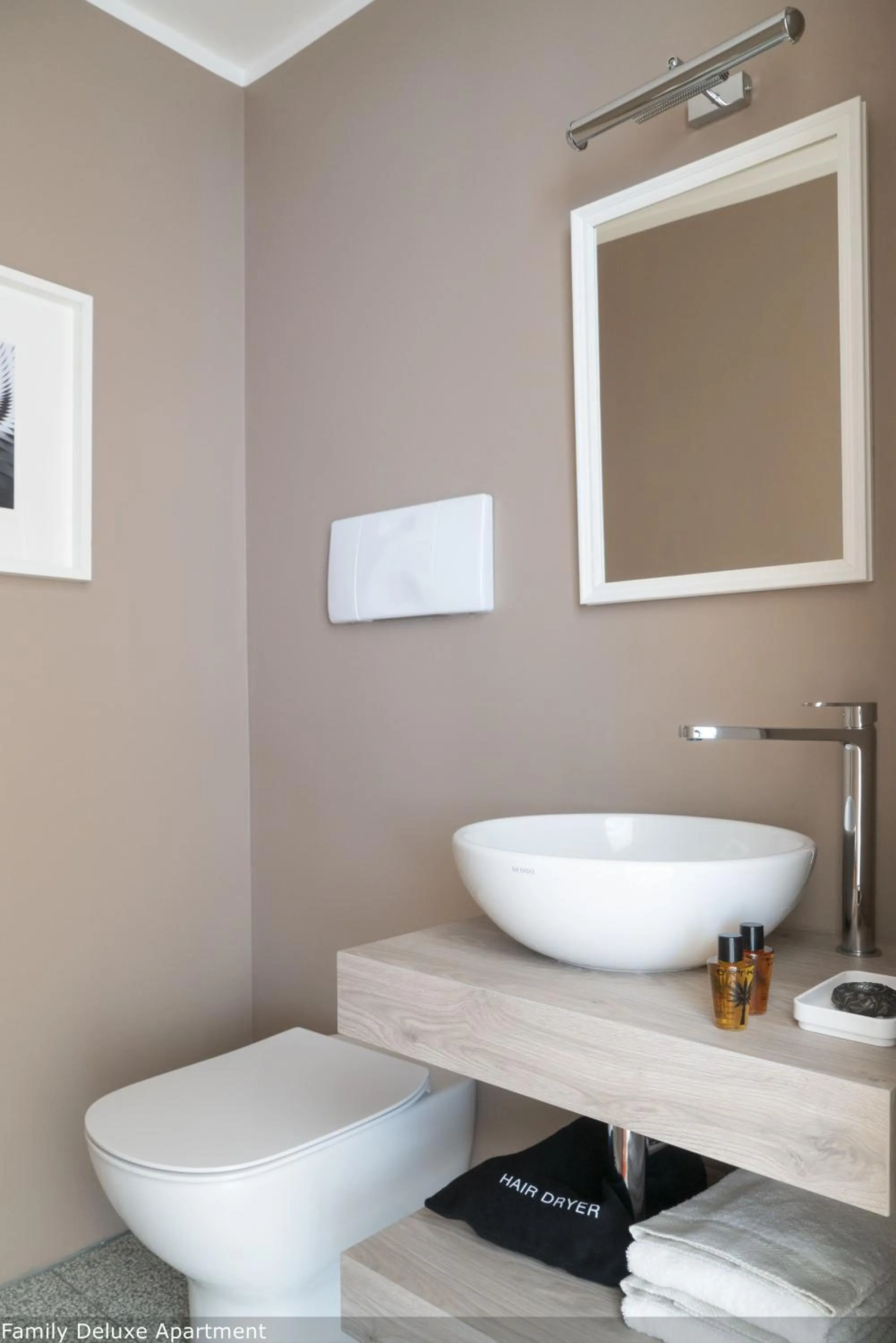 Toilet in Brera Apartments in San Fermo