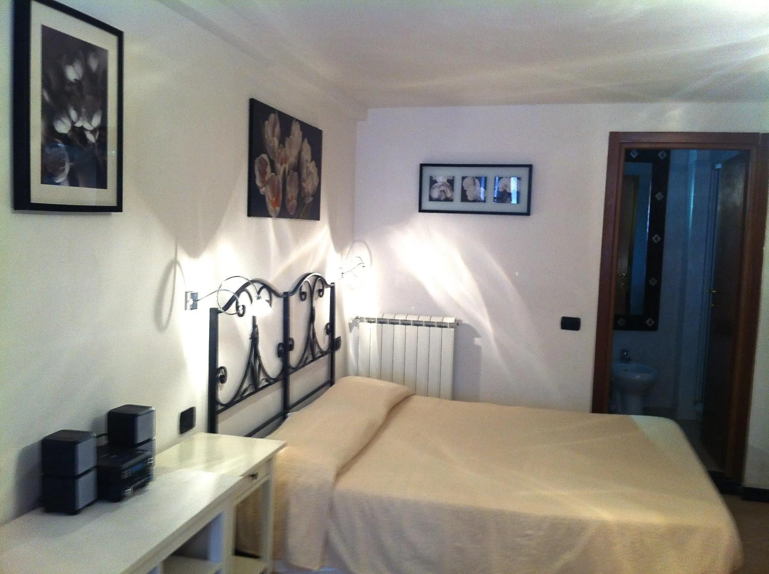 Bedroom, Bed in Affittacamere Rollando