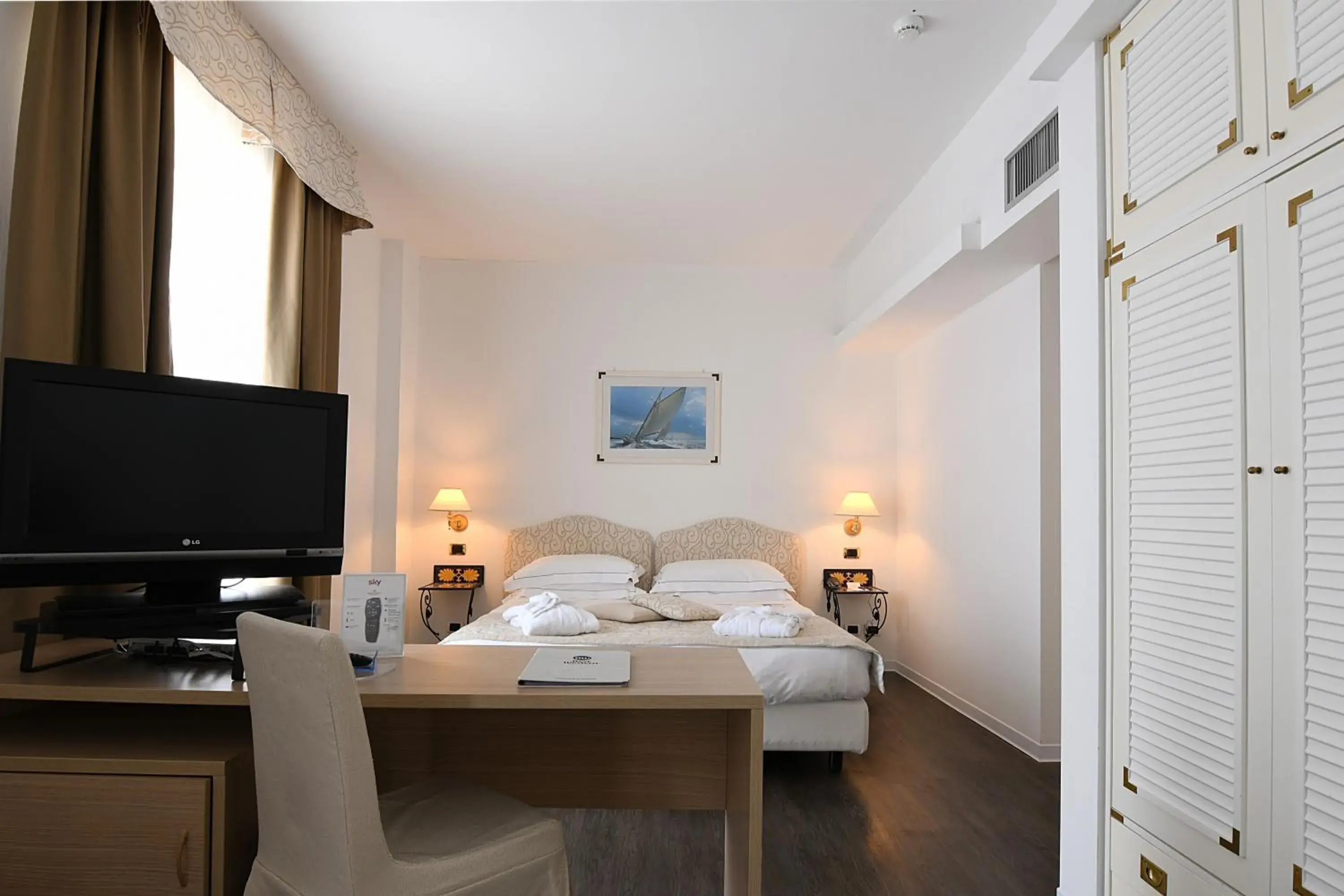 Executive King Room with Balcony and Sea View in Best Western Hotel Acqua Novella Executive King Room with Balcony and Sea View in Best Western Hotel Acqua Novella