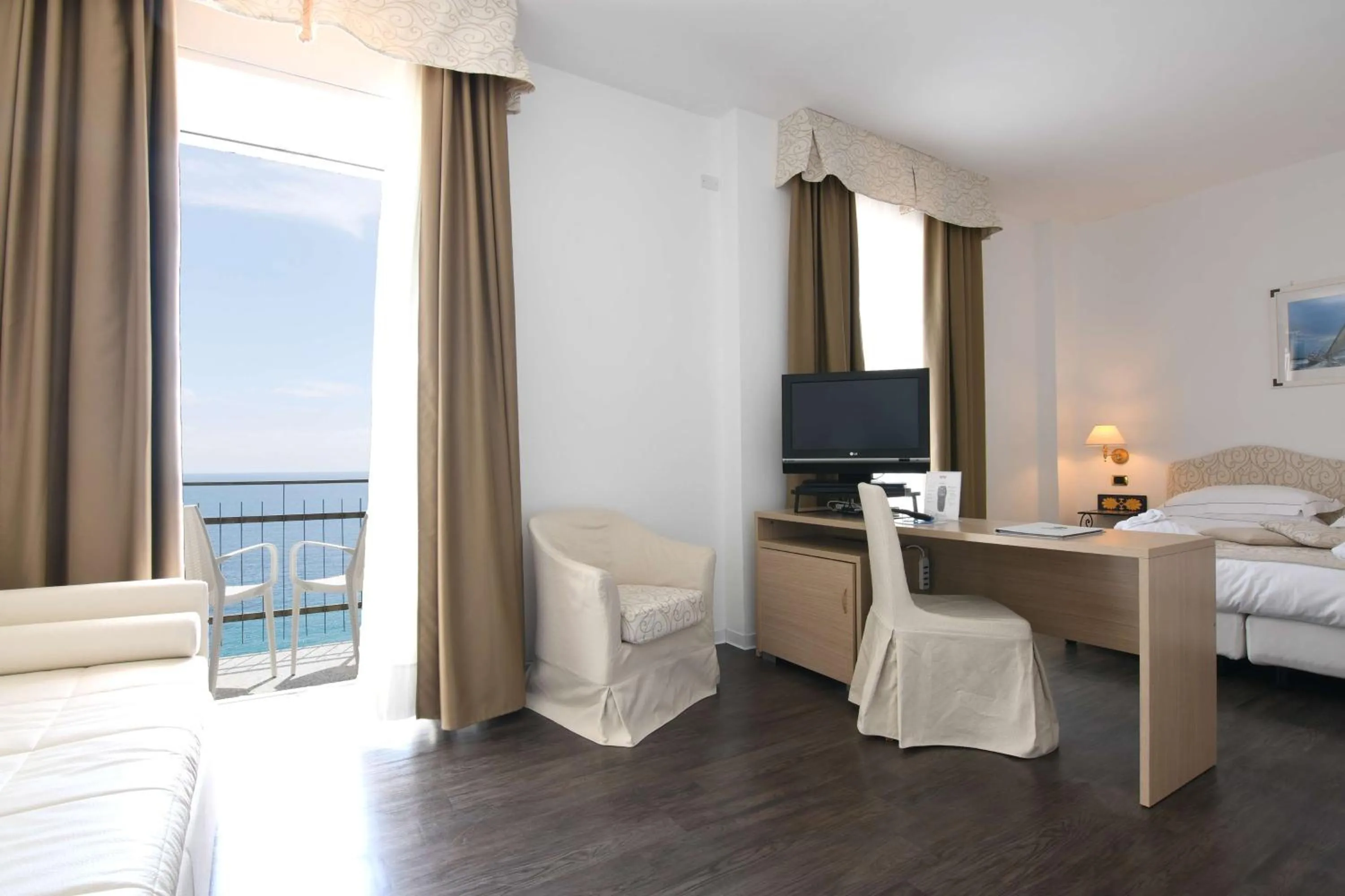 Bedroom, Bed in Best Western Hotel Acqua Novella