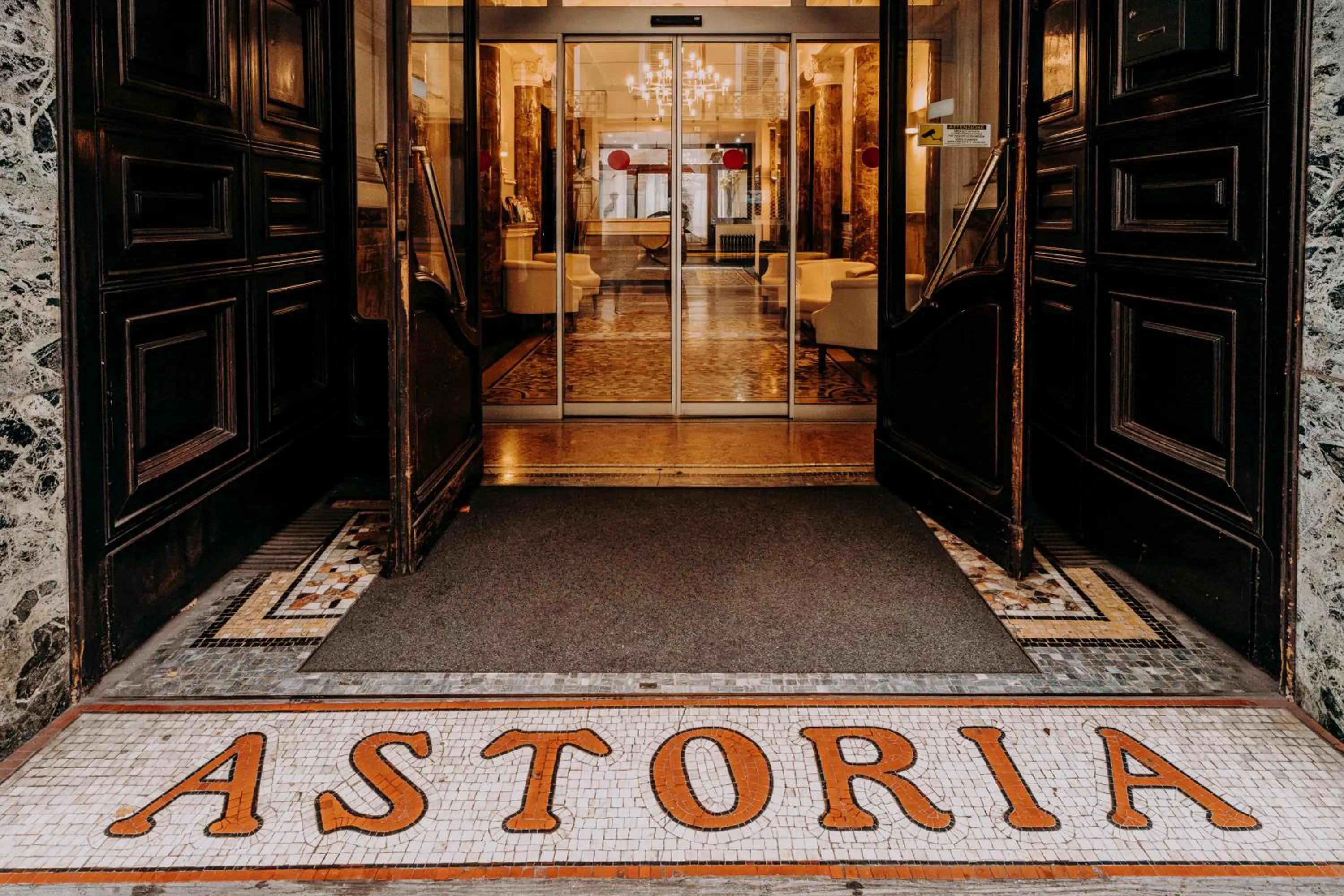 Facade/entrance in Hotel Astoria