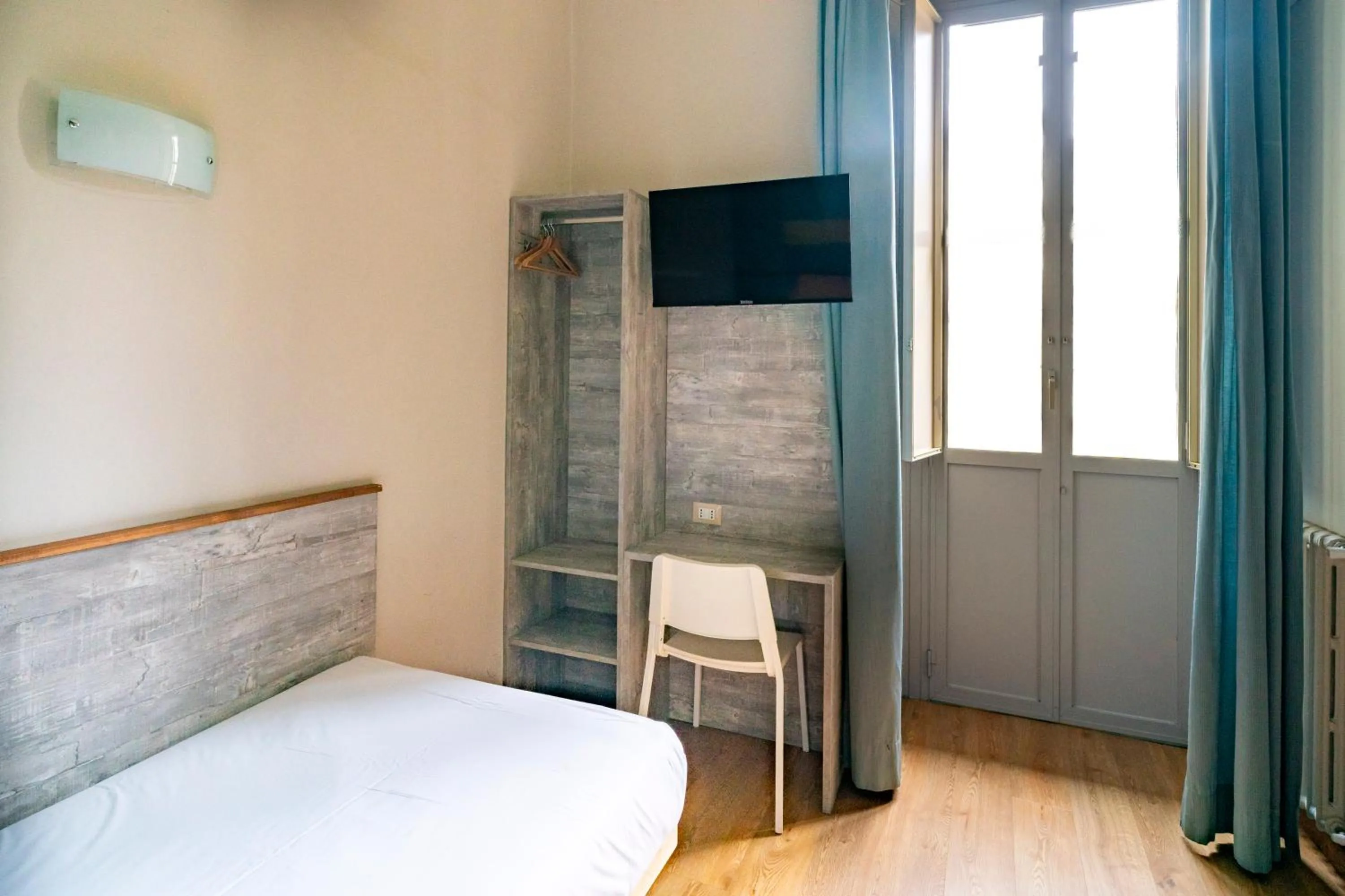 Bed in Hotel Astoria