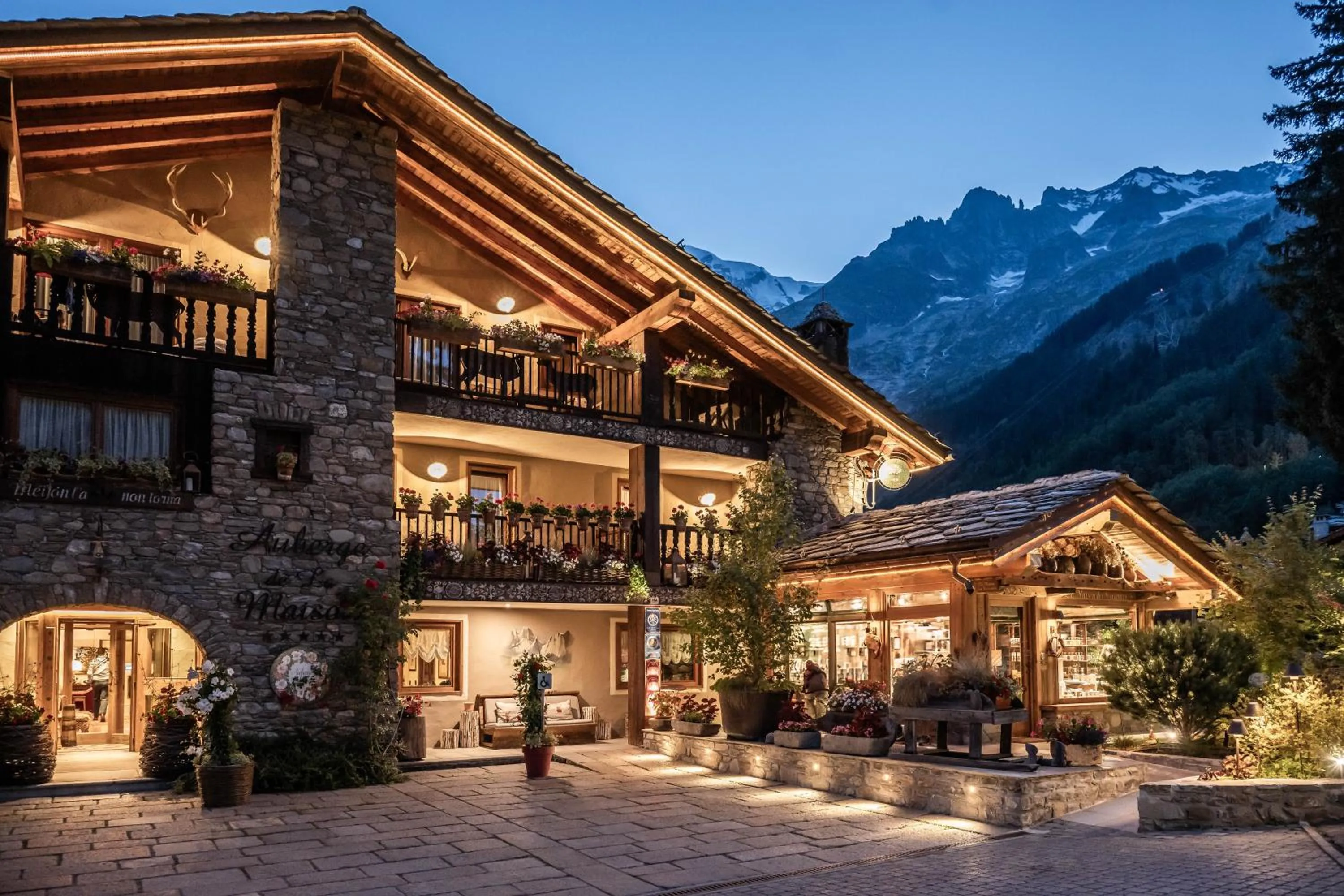 Property building in Auberge de La Maison