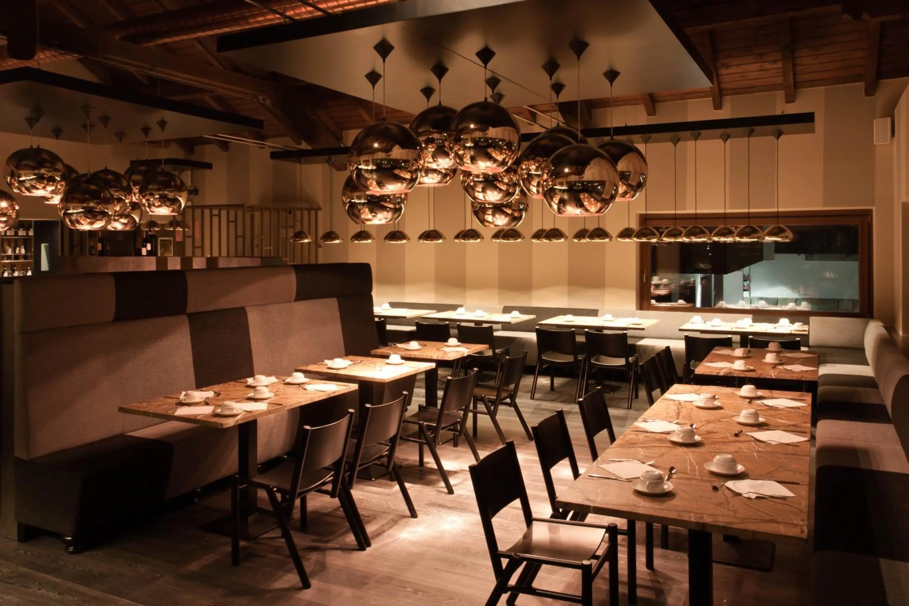 Restaurant/places to eat in Alexander Charme Hotel