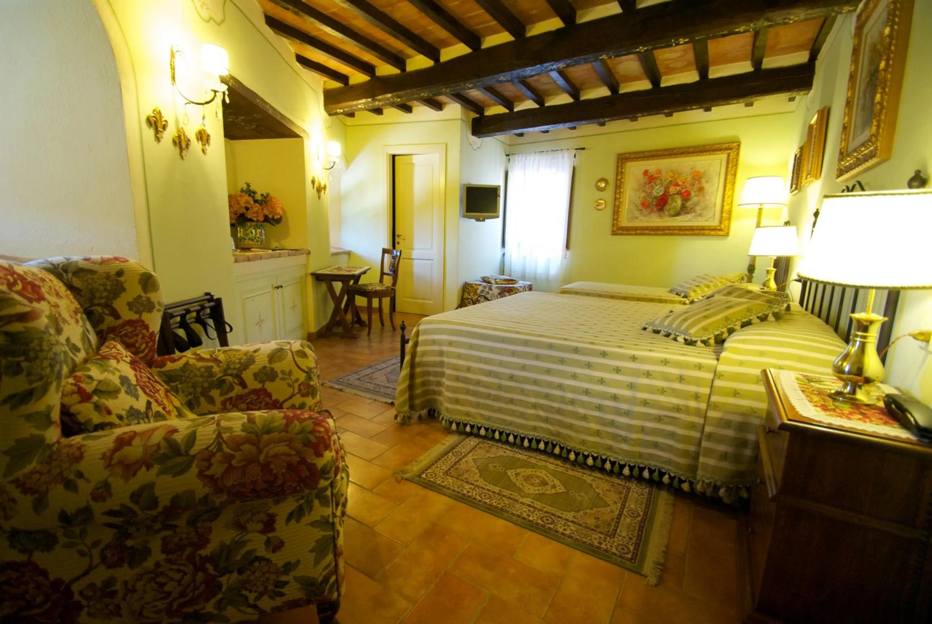 Photo of the whole room, Bed in Torre Sangiovanni Albergo e Ristorante da Rosary
