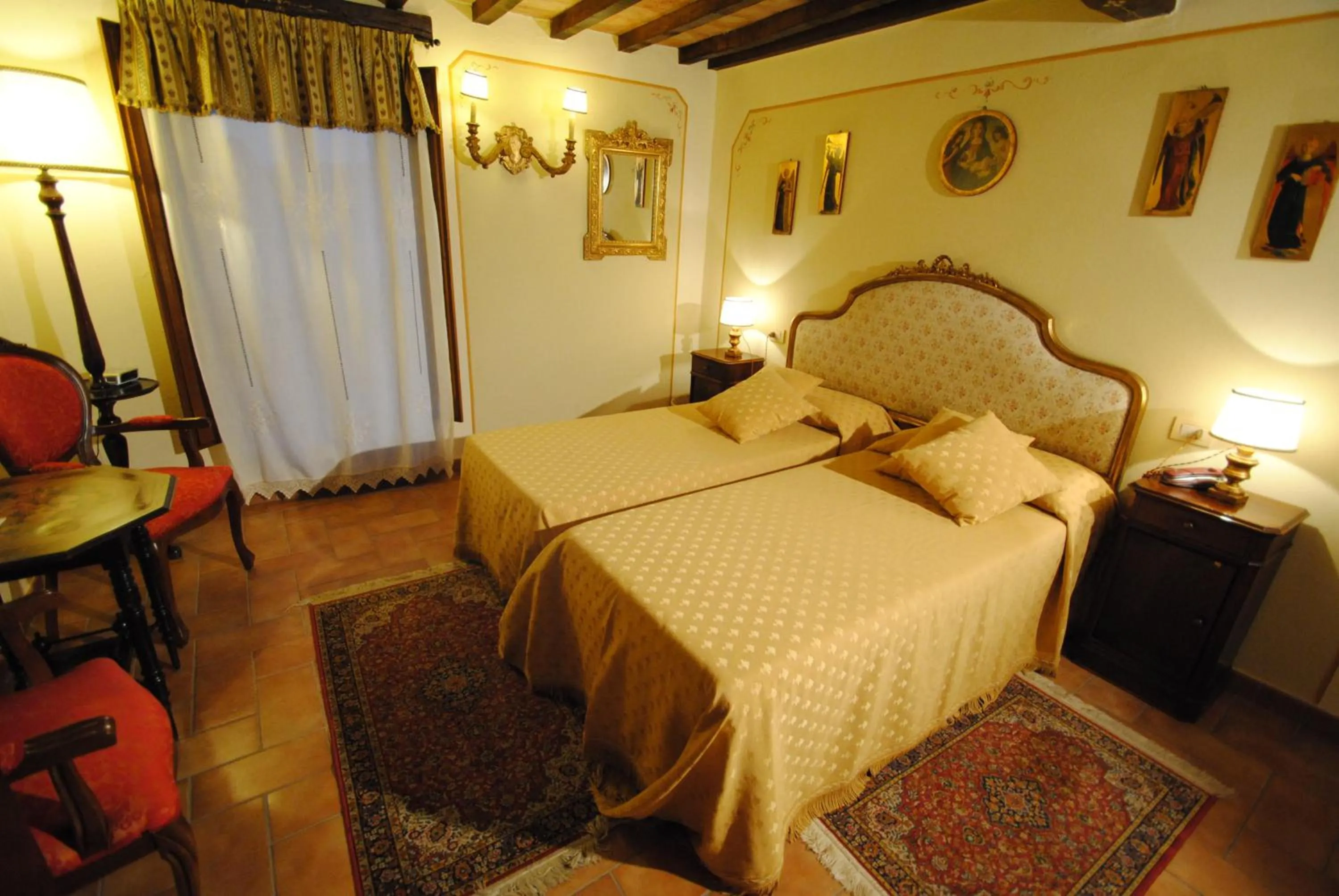 Photo of the whole room, Bed in Torre Sangiovanni Albergo e Ristorante da Rosary