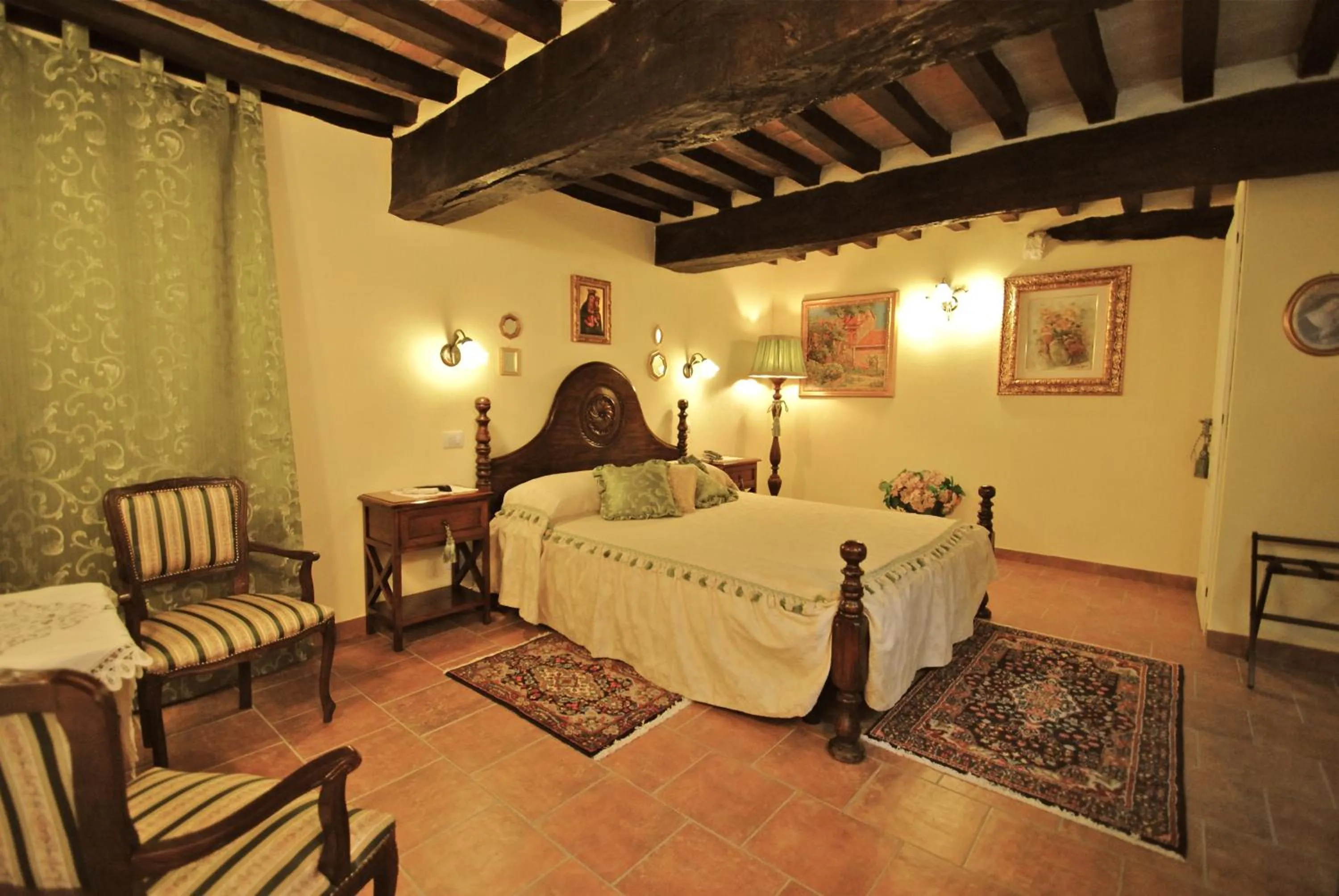 Photo of the whole room, Bed in Torre Sangiovanni Albergo e Ristorante da Rosary
