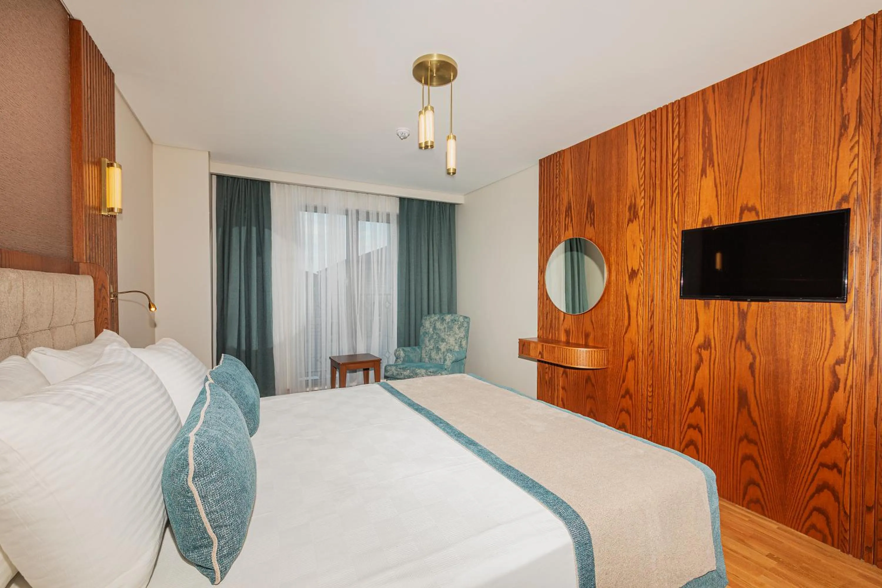 Bedroom, Bed in Triton Hotel