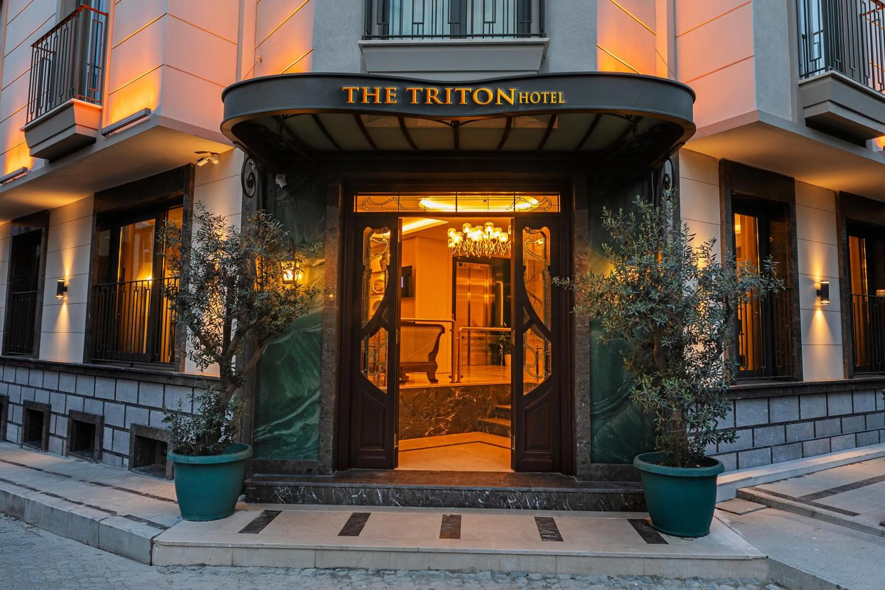 Facade/entrance in Triton Hotel
