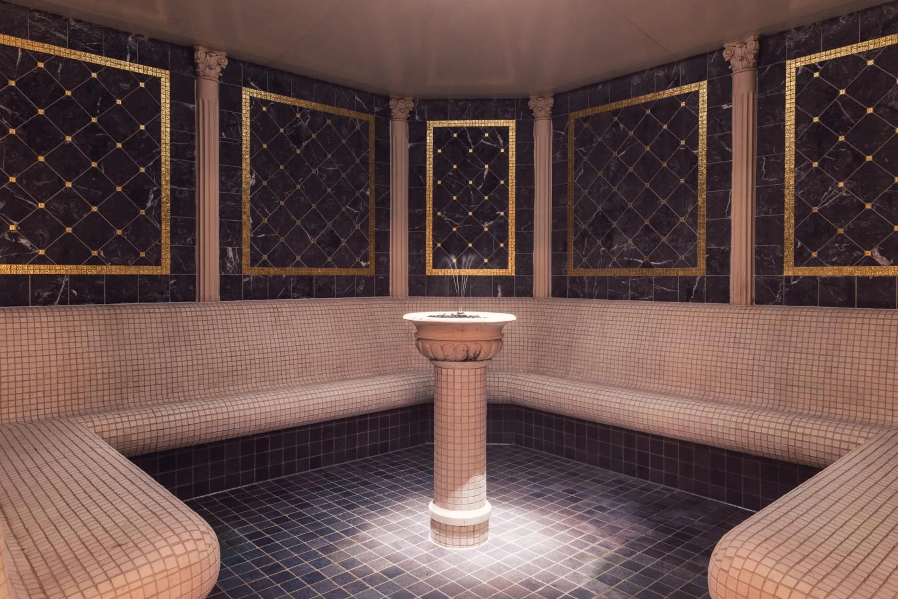 Sauna in Alpenpalace Luxury Hideaway & Spa Retreat