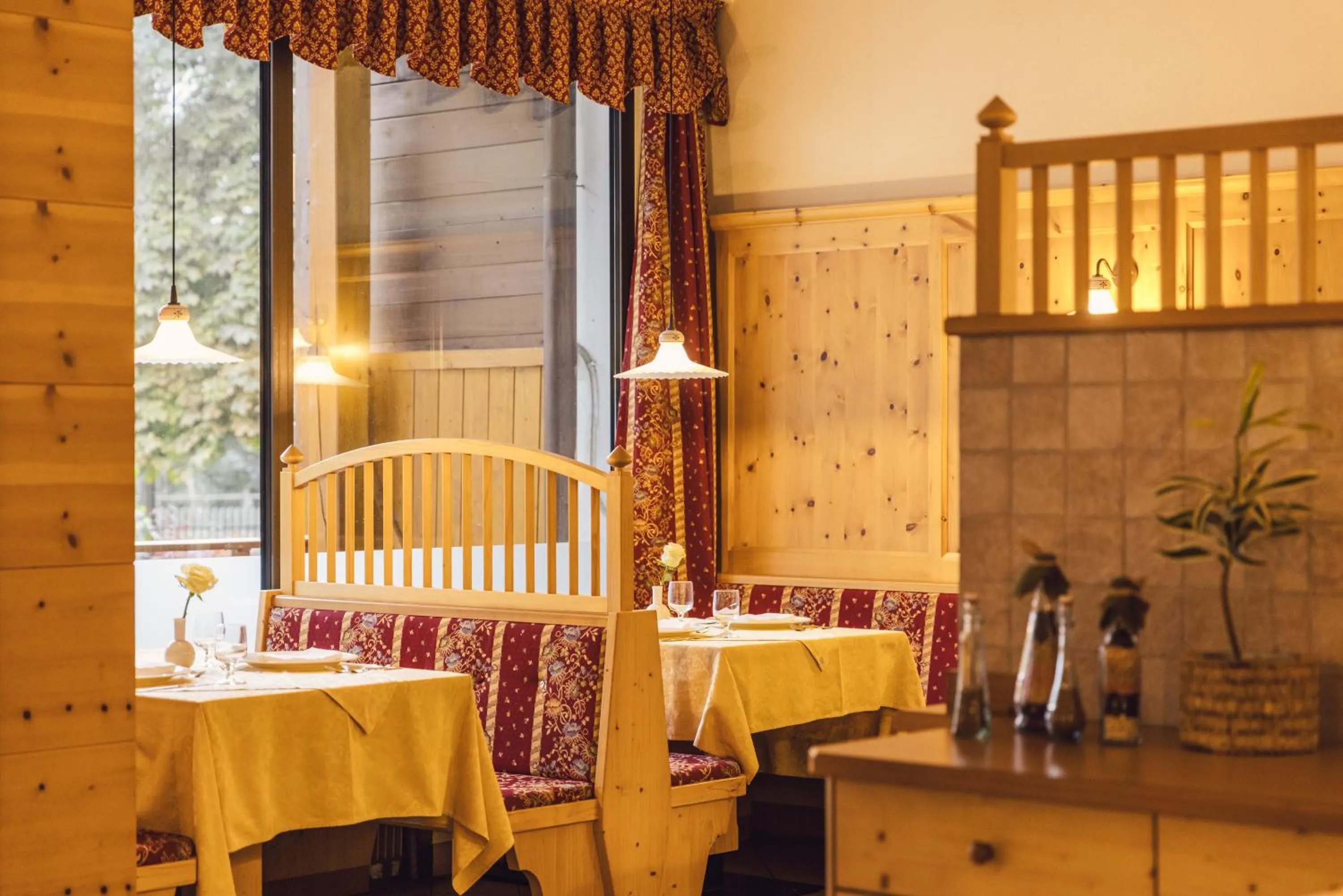 Restaurant/places to eat in Parkhotel Schachen